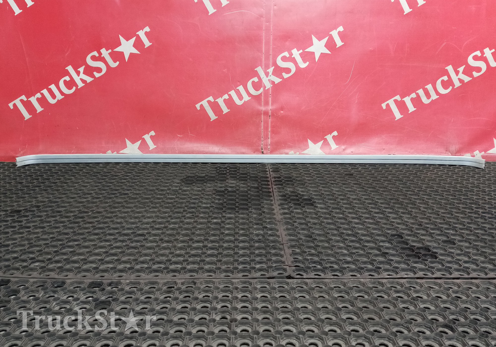7482701560 Направляющая шторки для Renault T (с 2013)