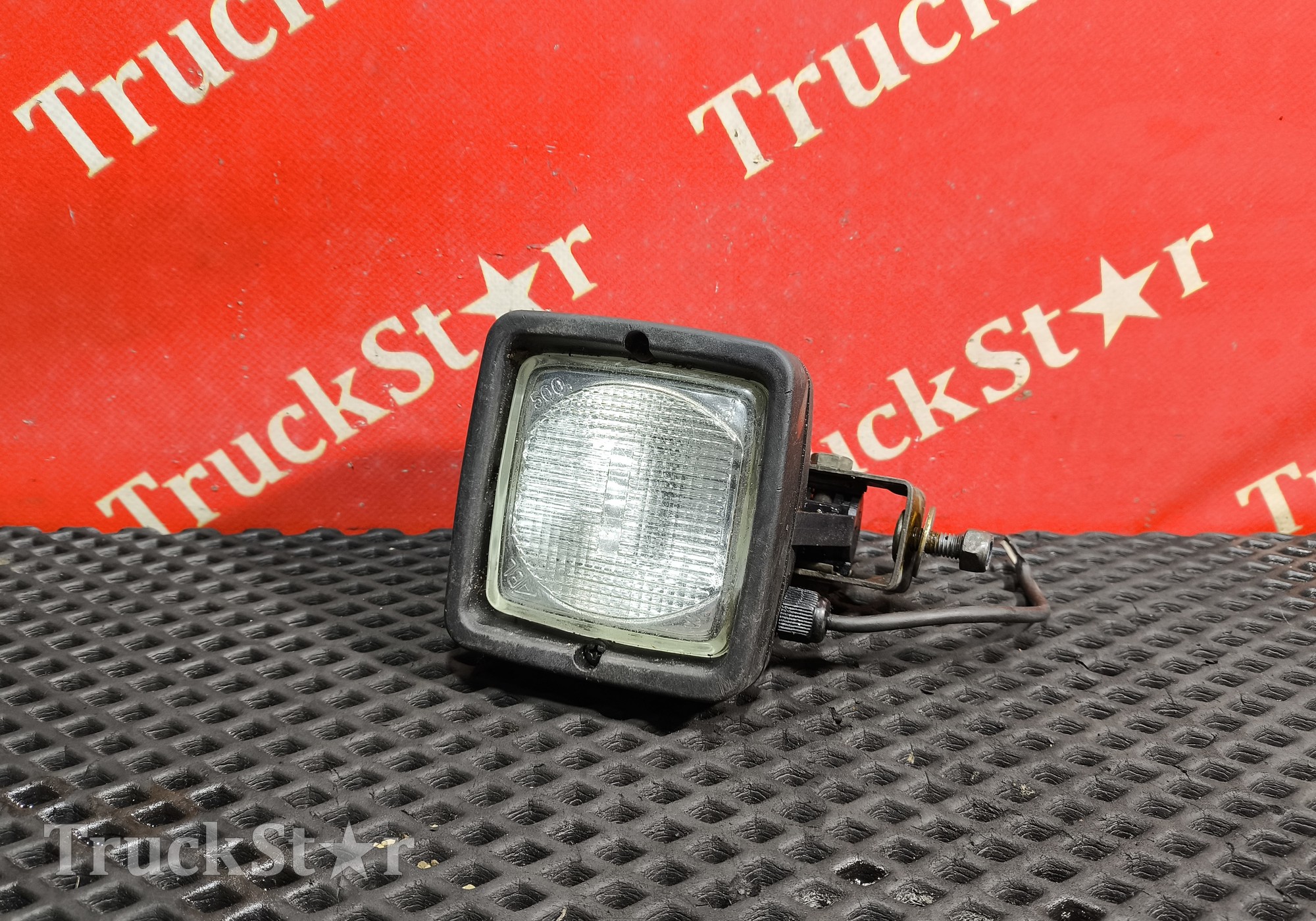 82586929 Фонарь за кабиной для Volvo FM