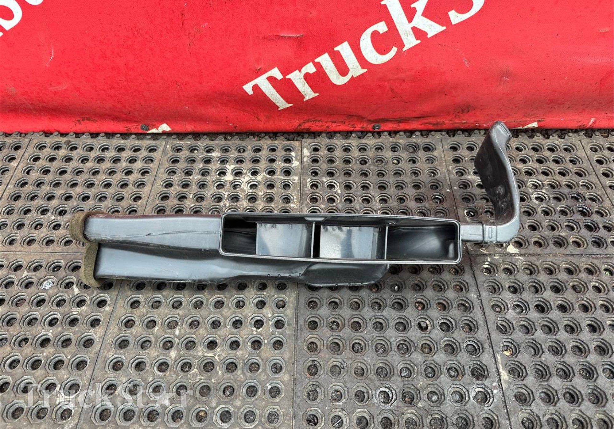 3175652 Воздуховод отопителя для Volvo FM