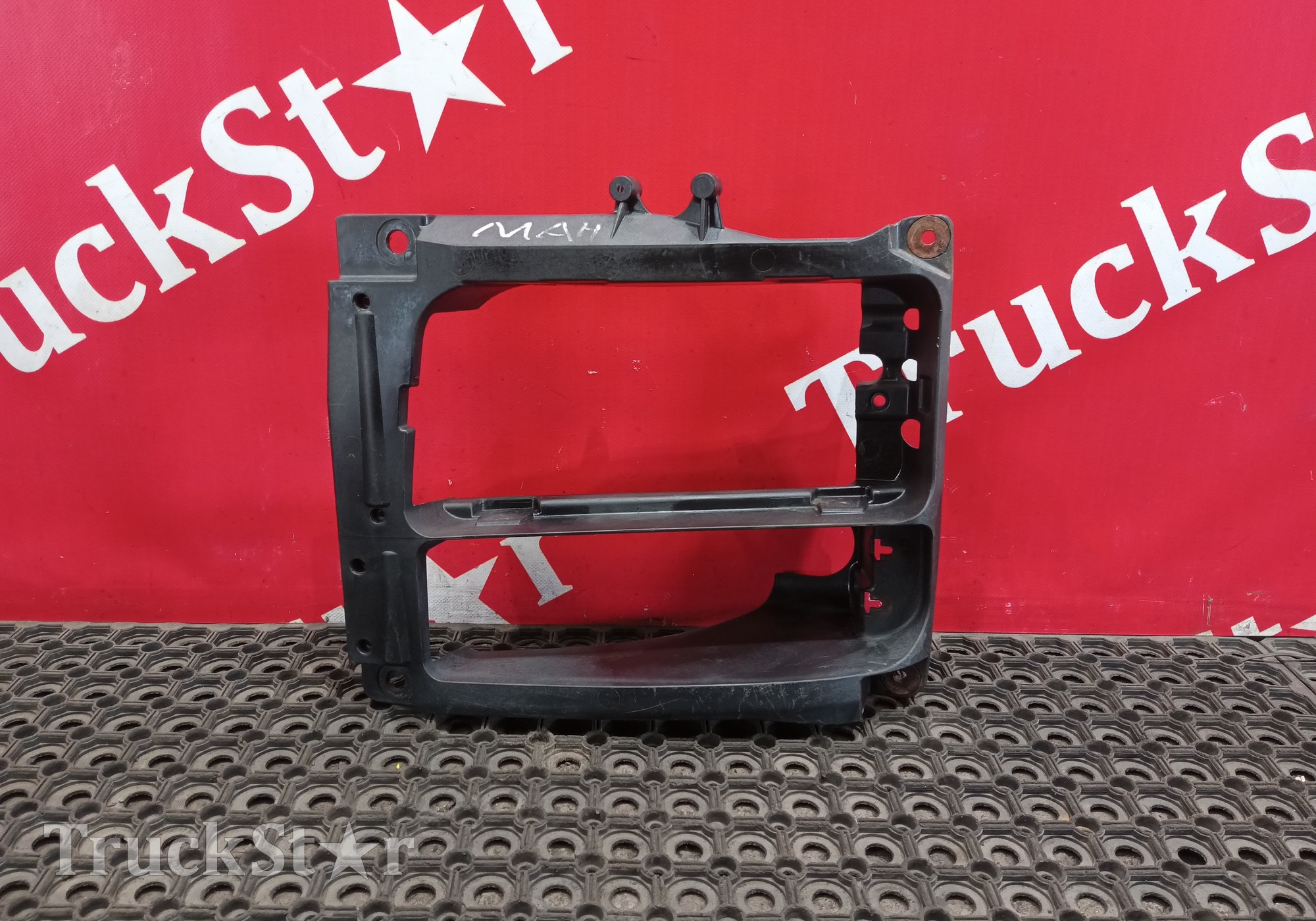 81251155007 Кронштейн фары левой для Man TGX II (с 2012)