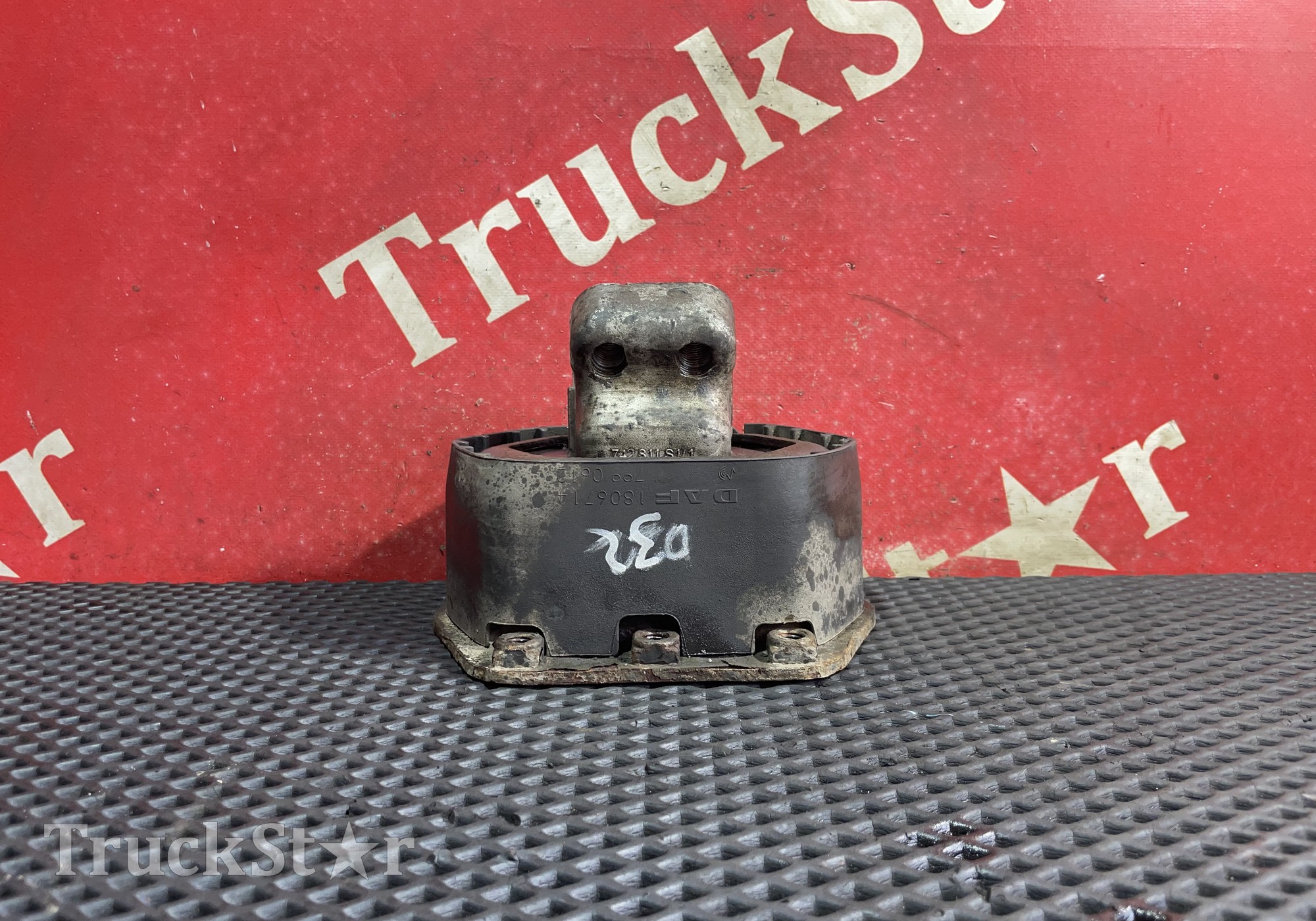 1378587 Подушка двигателя задняя для Daf XF105