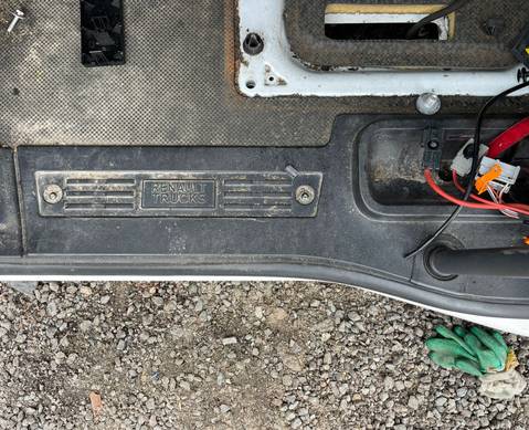 7482504960 Накладка порога левого для Renault T (с 2013)