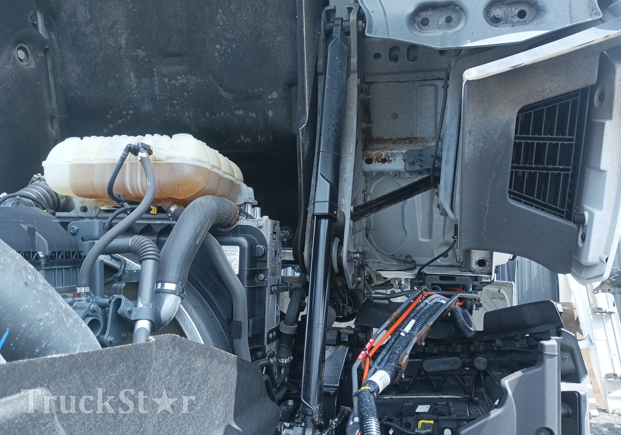 7422302635 Комплект цилиндров подъема кабины для Renault T (с 2013)