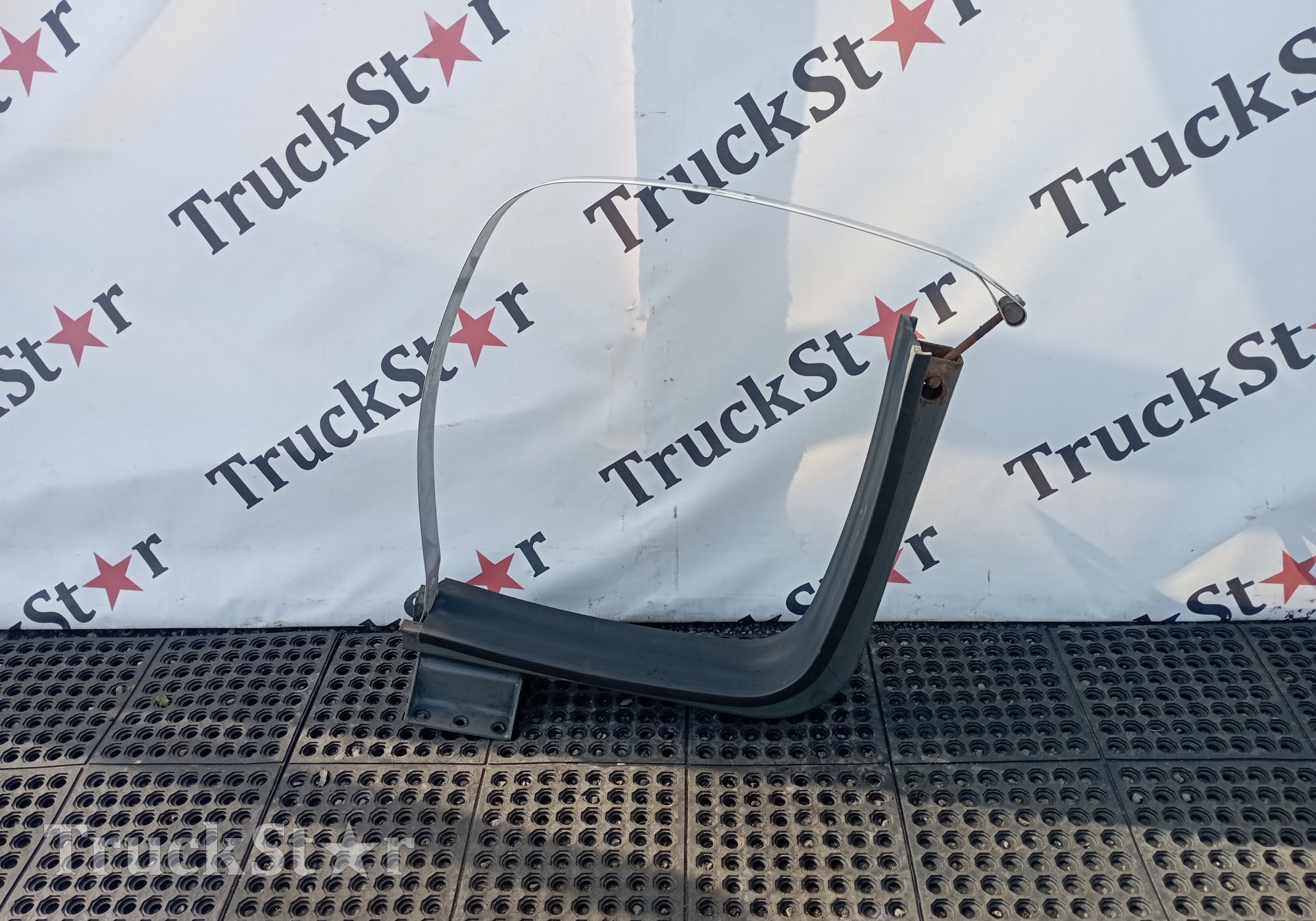 WG9925550060 Кронштейн топливного бака для Sinotruk Sitrak C7H