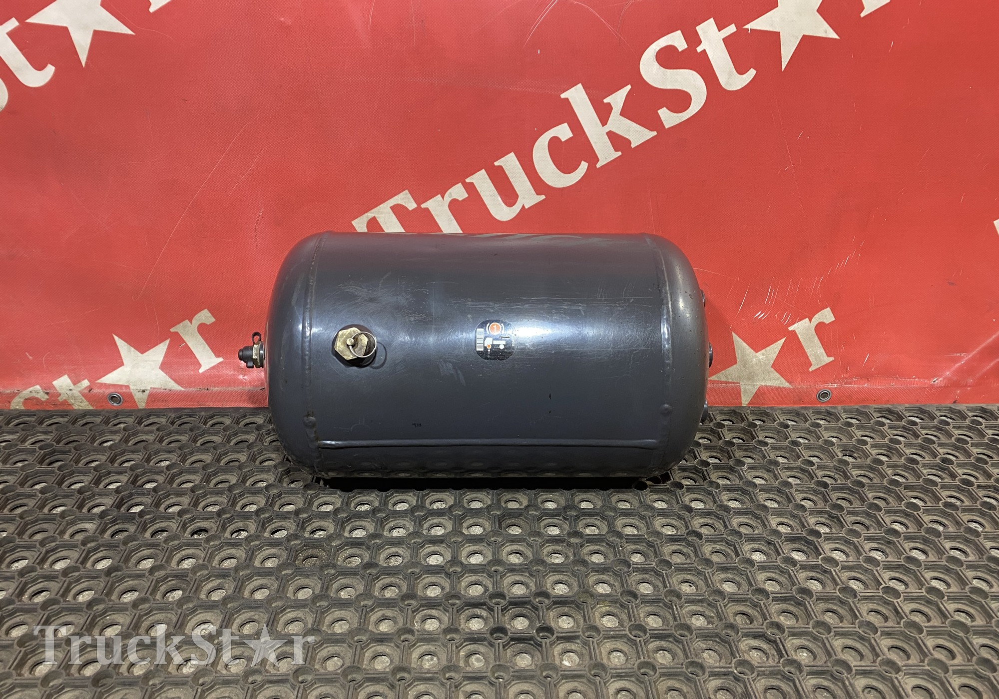 21187789 Ресивер воздушный 25L 2020г для Volvo
