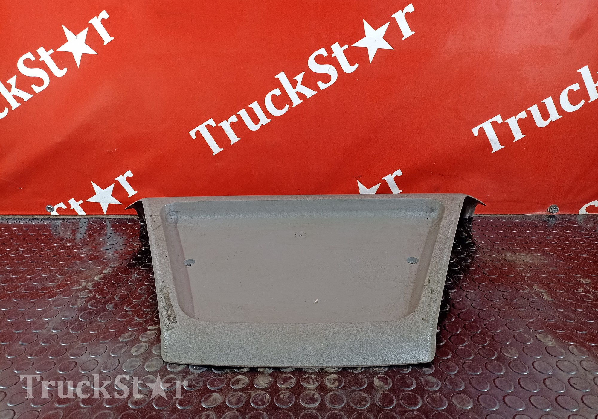 1304865 Накладка на торпедо для Daf XF105