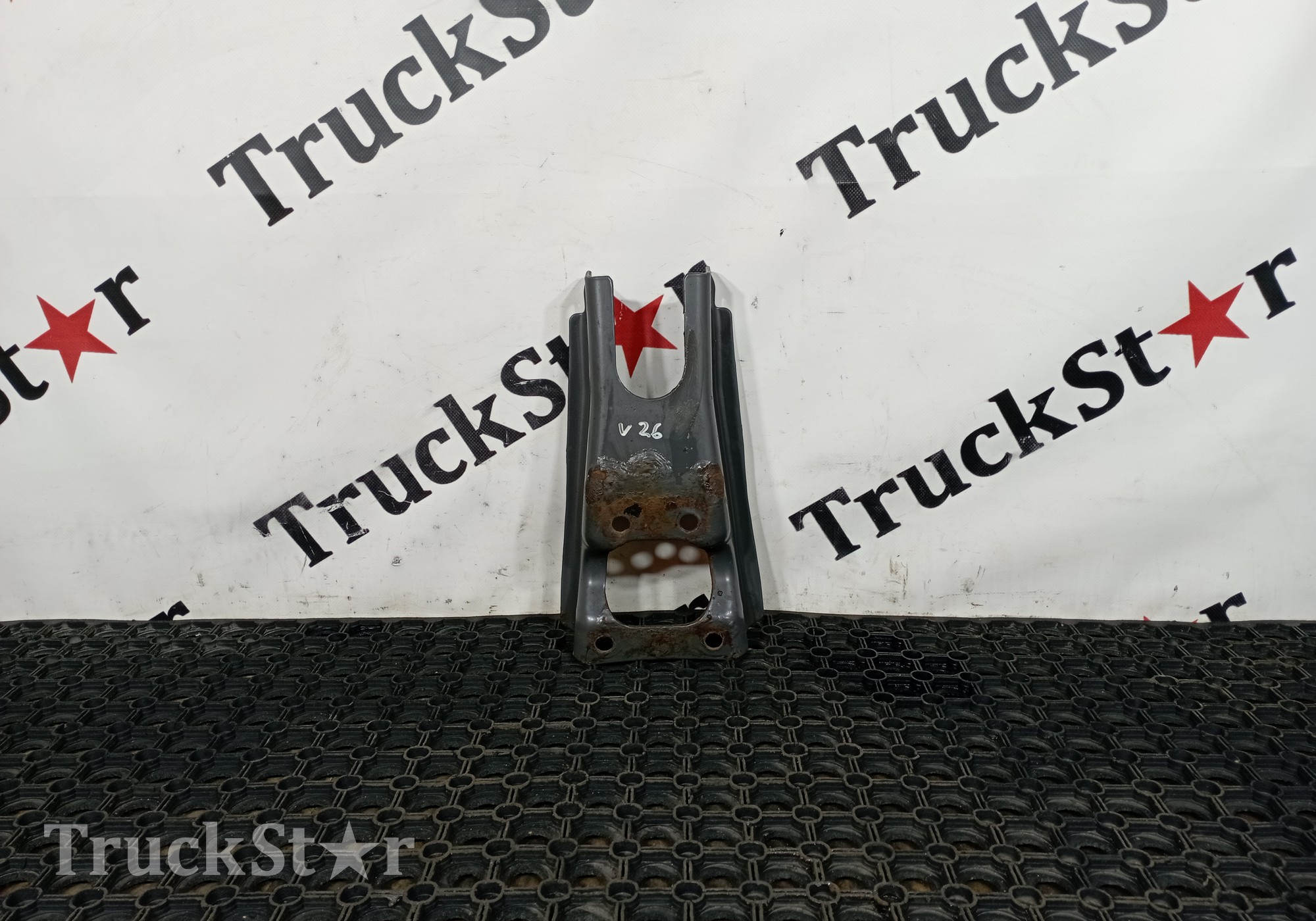 7421956064 Кронштейн амортизатора переднего для Renault T