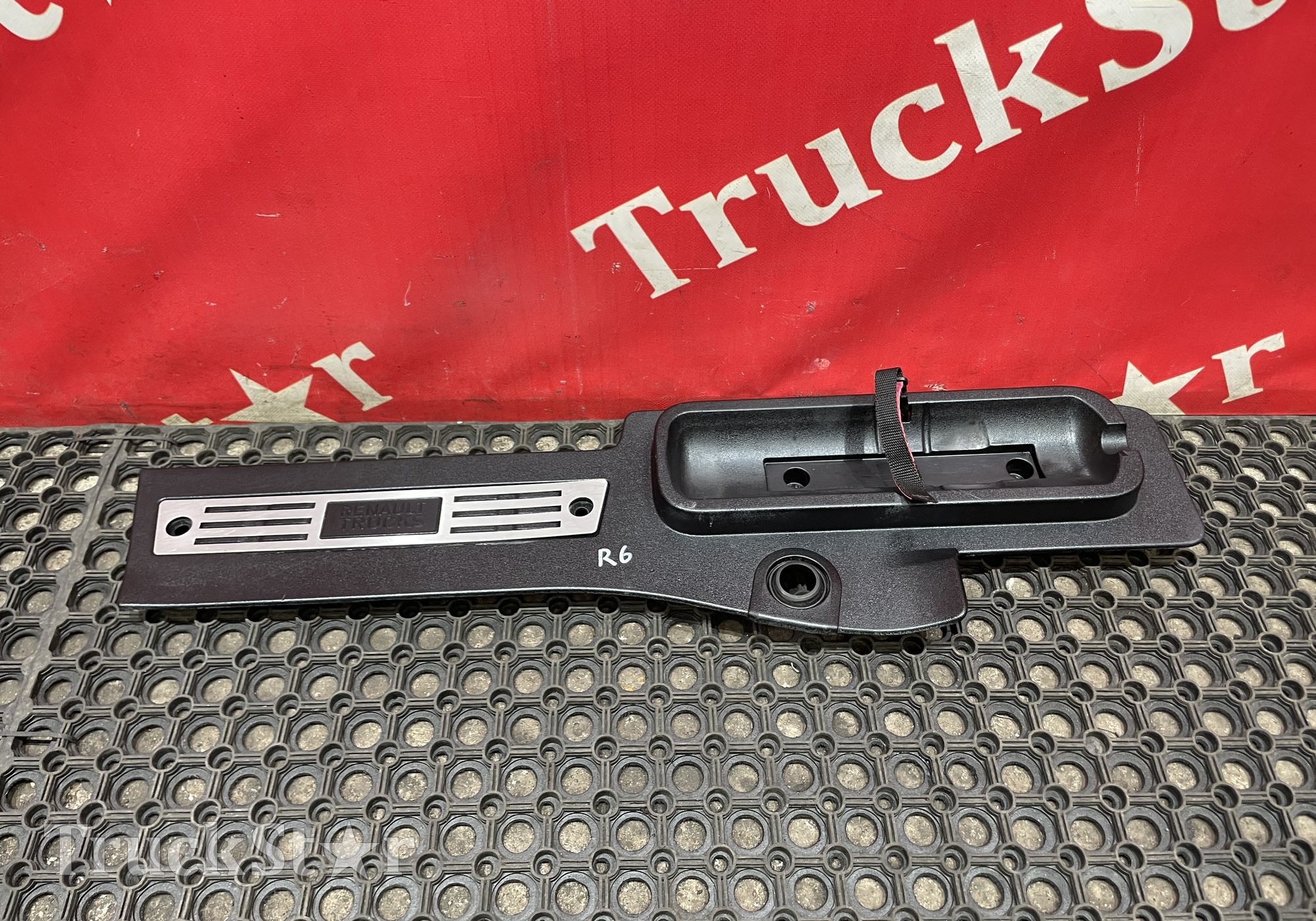 7482504960 Накладка порога левого для Renault T (с 2013)