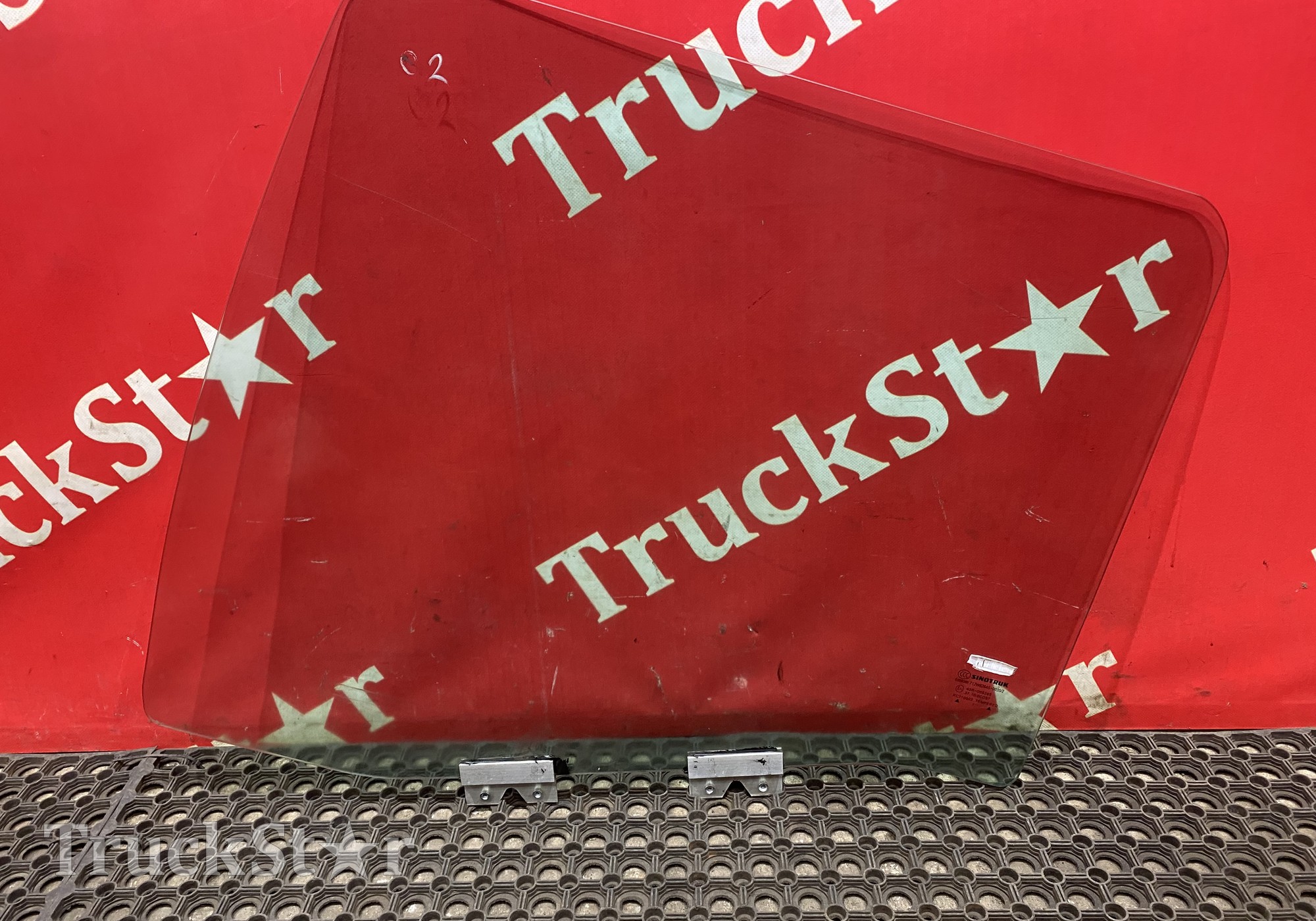 712W626450035 Стекло двери левое 2022г для Sinotruk Sitrak C7H MAX