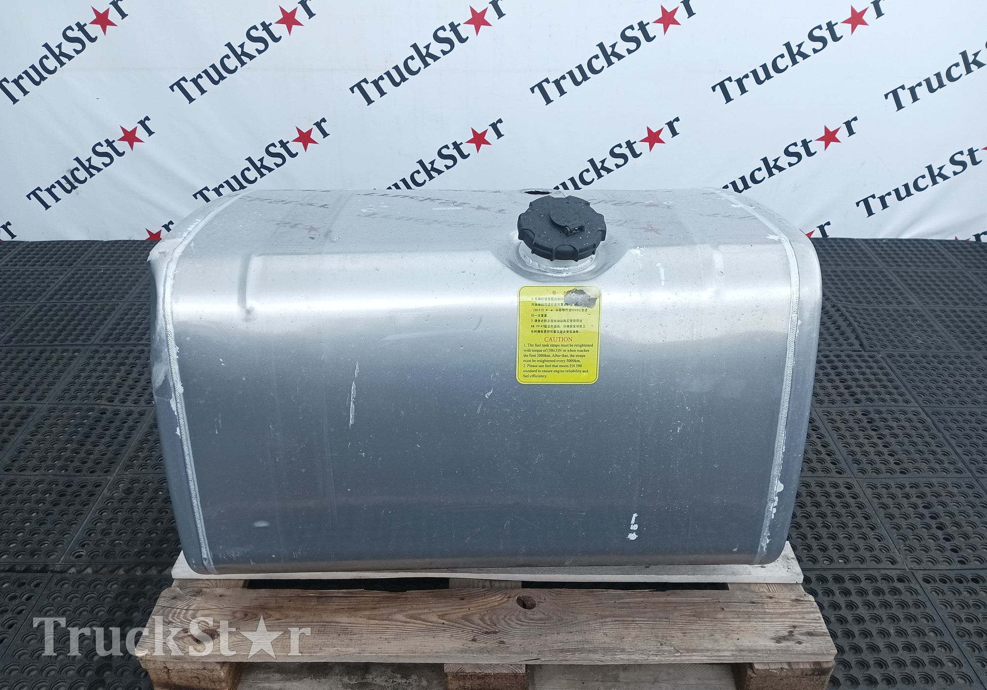 WG9925555003 Бак топливный 400 L 2023г для Sinotruk Sitrak C7H MAX