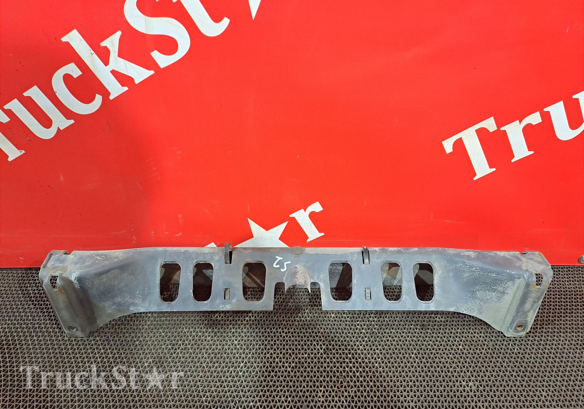 1384475 Кронштейн проводки для Scania 4-series R (с 1995 по 2007)
