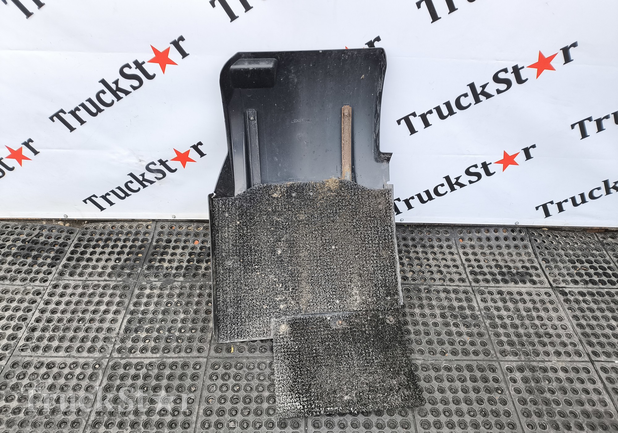 2042656 Крыло переднее левое задняя часть 2019г. для Daf CF II (с 2006 по 2013)