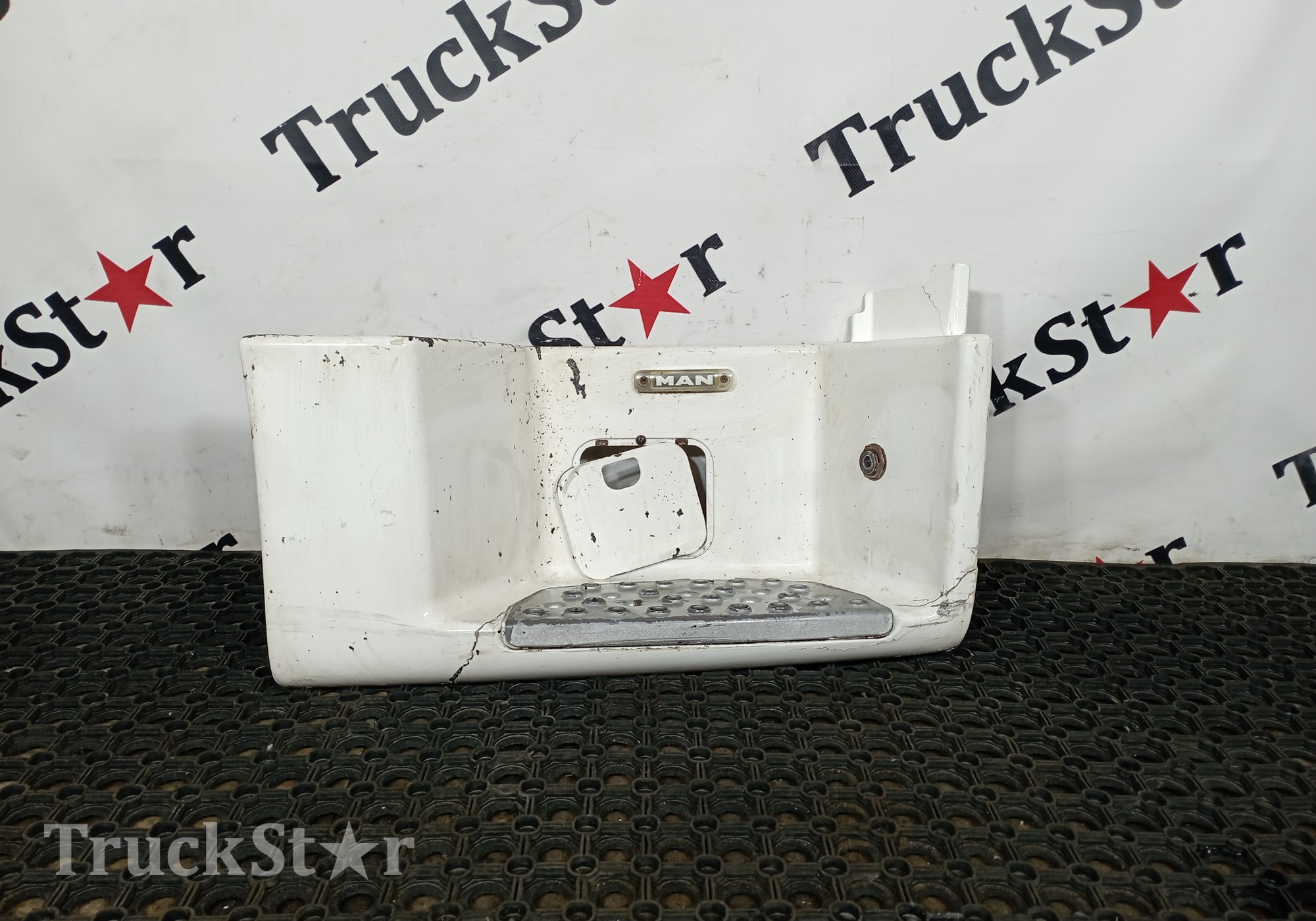 81615100802 Корпус подножки правой для Man TGX