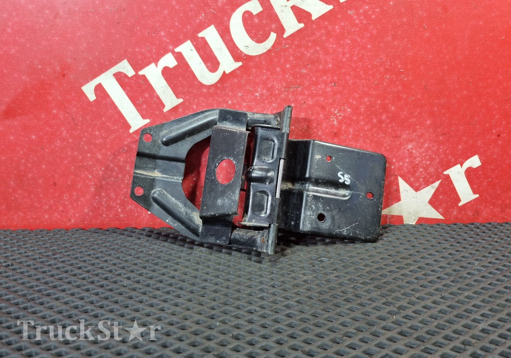 1522294 Петля инструментального ящика для Scania 4-series P (с 1995 по 2007)