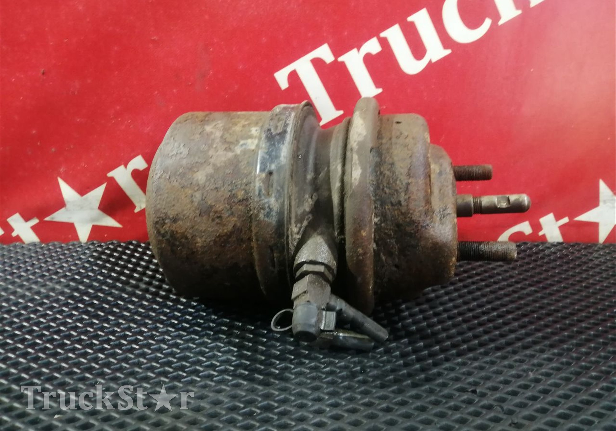 1686001 Энергоаккумулятор задний для Volvo FM