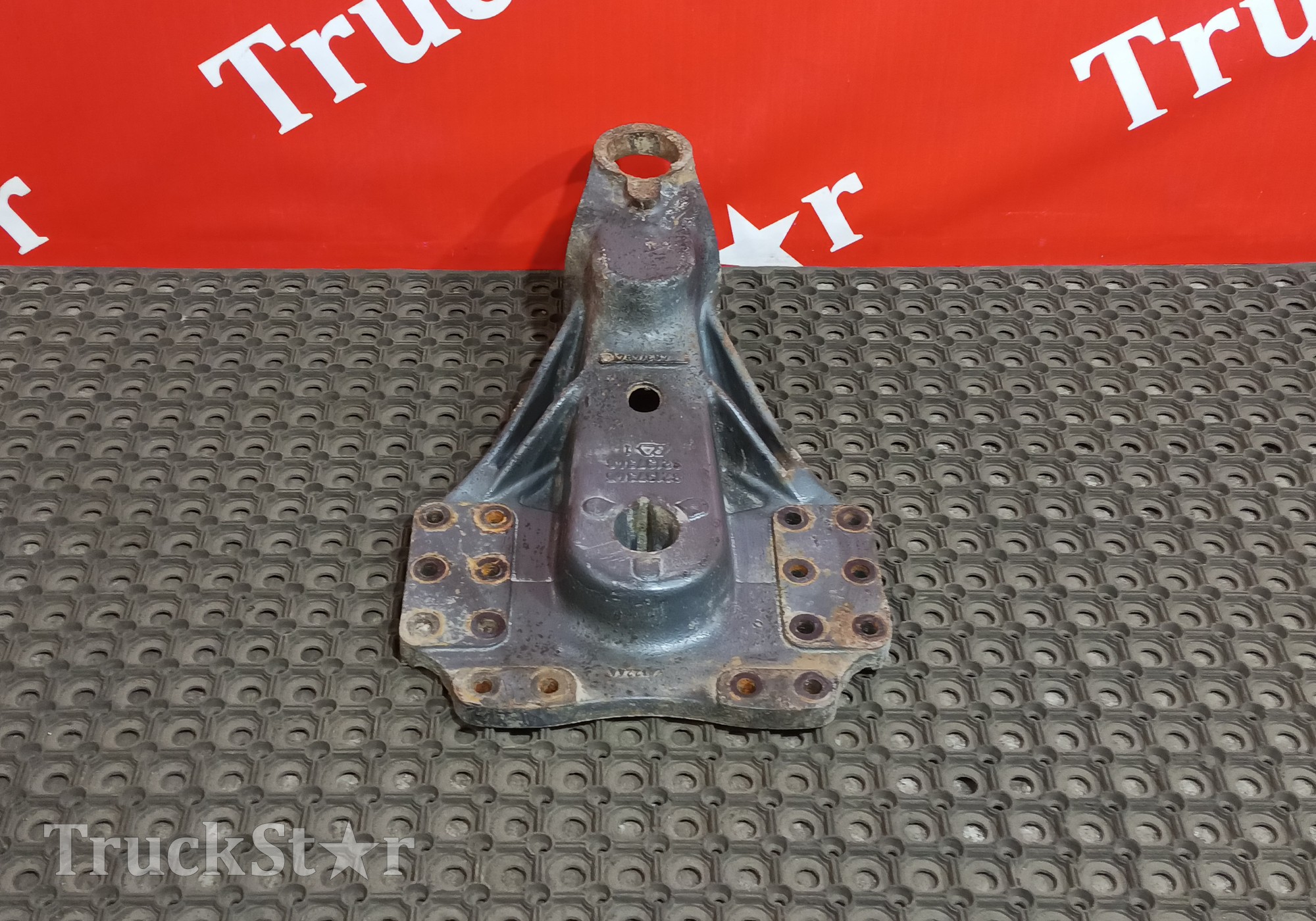 7421682250 Кронштейн полурессоры задней для Renault Premium