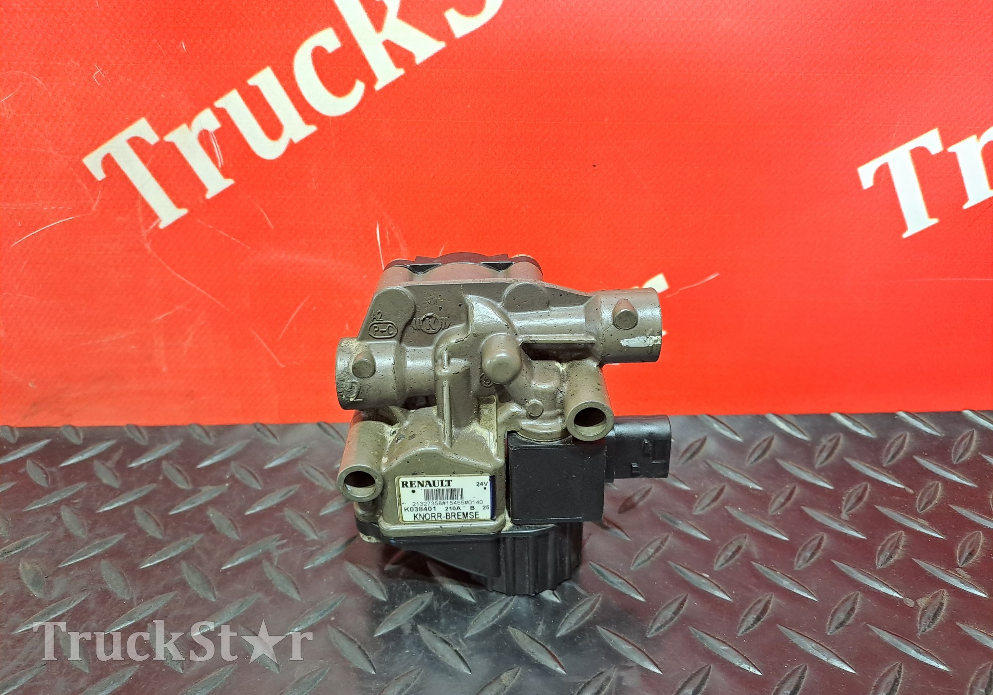 7421327358 Кран ABS 2016 г. для Volvo FM