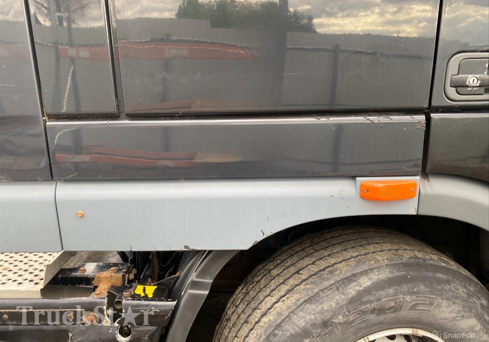 1855611 Продолжение крыла правого для Daf XF105