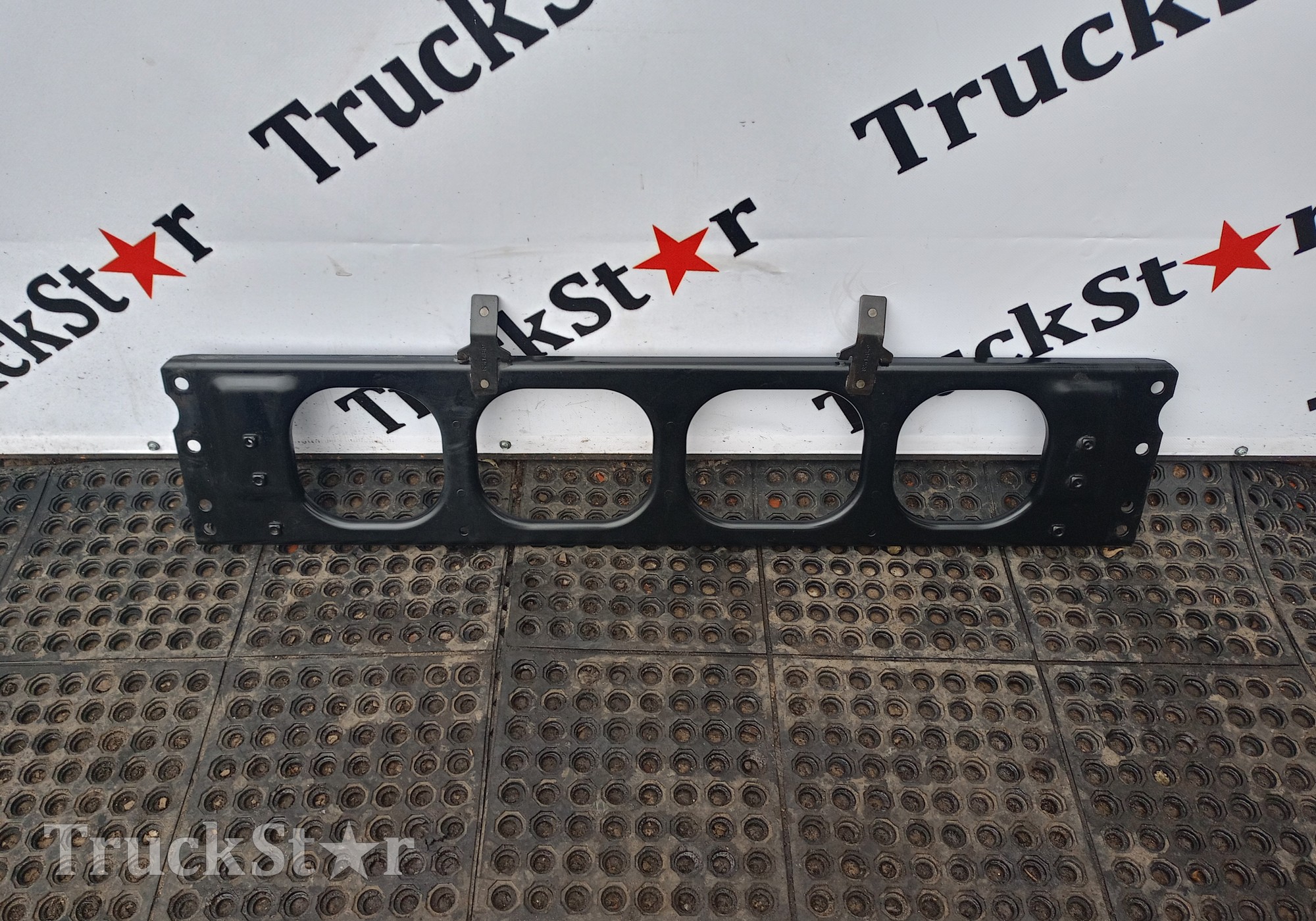 21825534 Траверса рамы поперечная 2017 г. для Volvo FM
