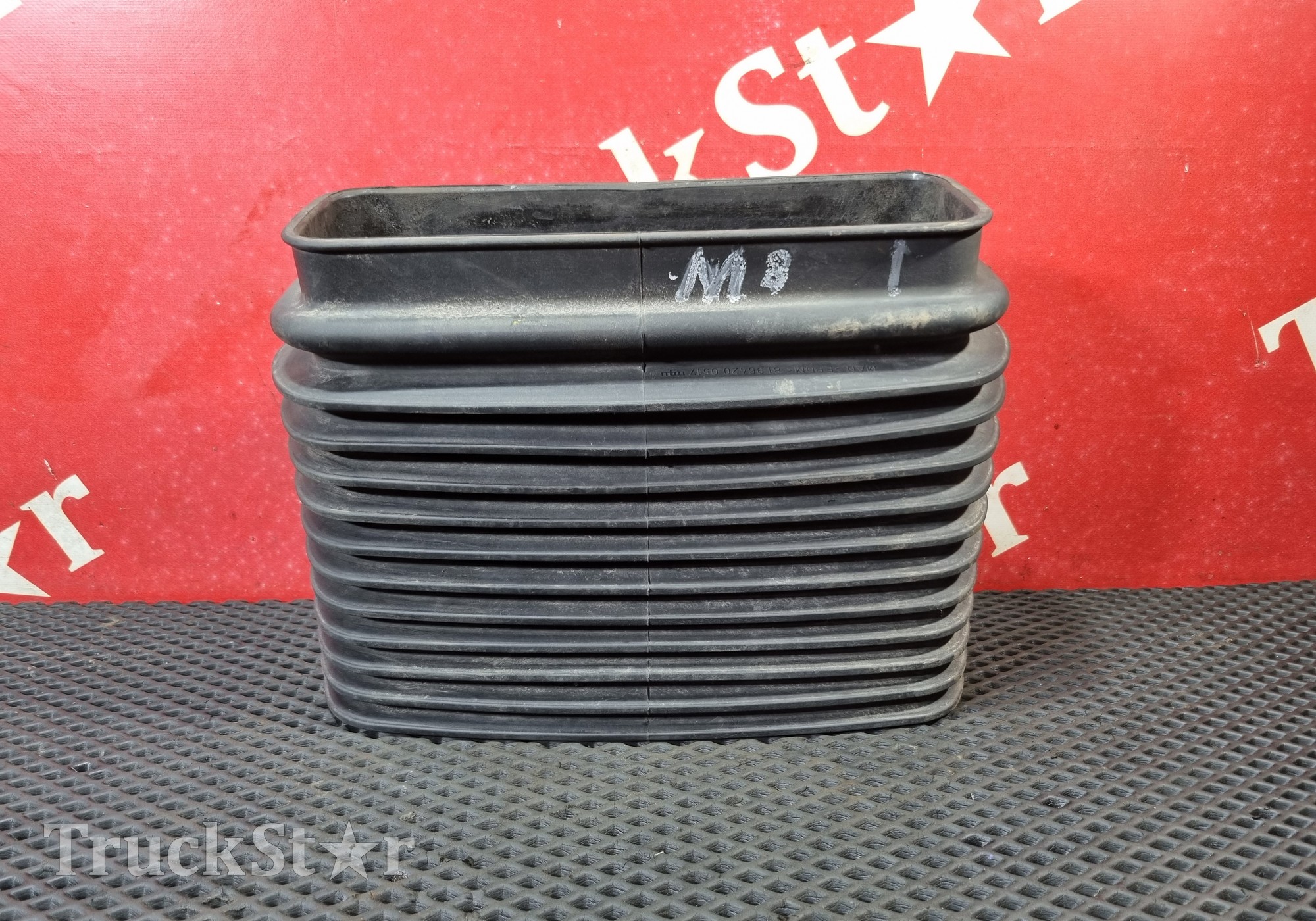 81964200517 Гофра воздухозаборника для Man TGX