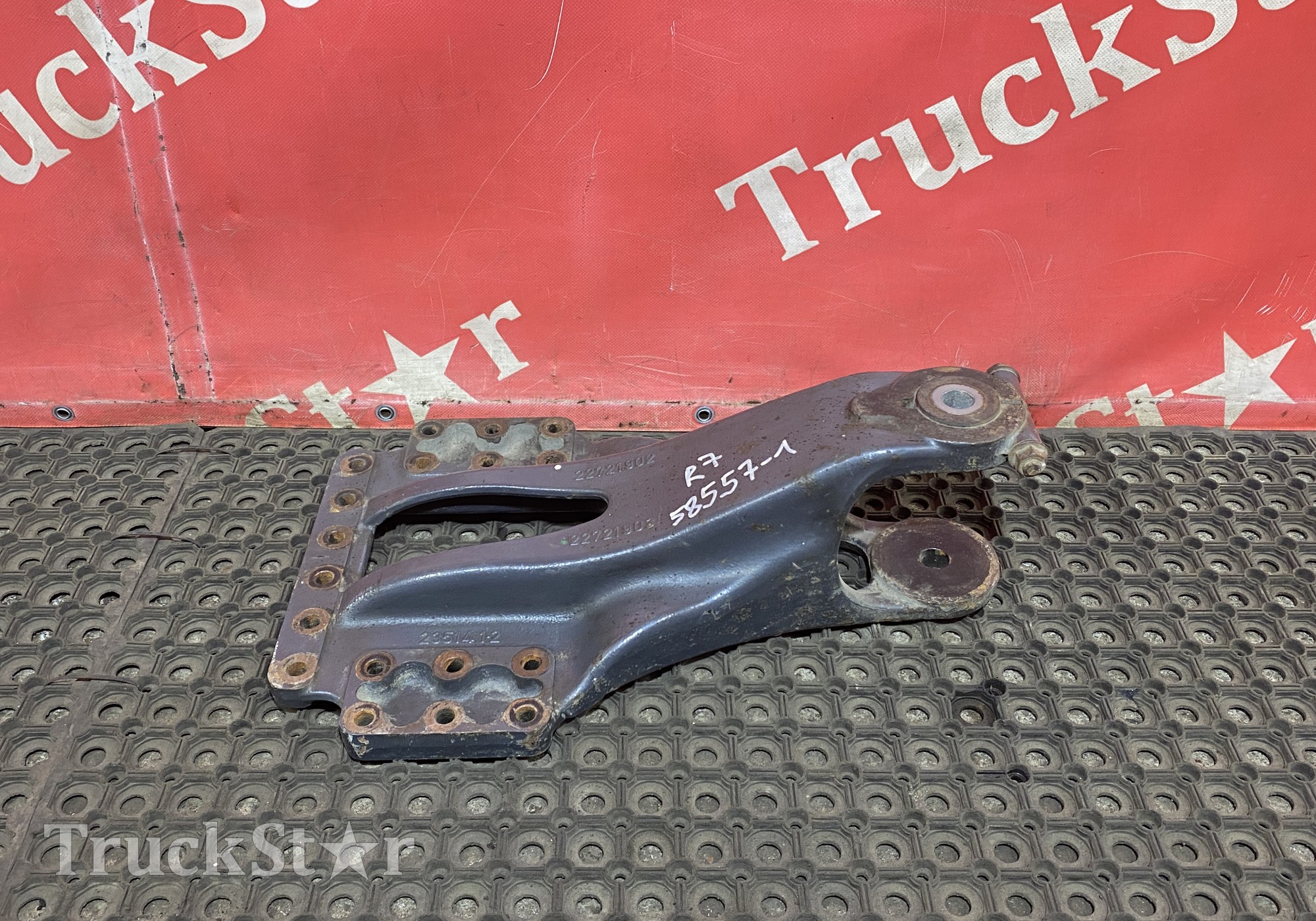 7422721903 Кронштейн полурессоры для Renault Premium