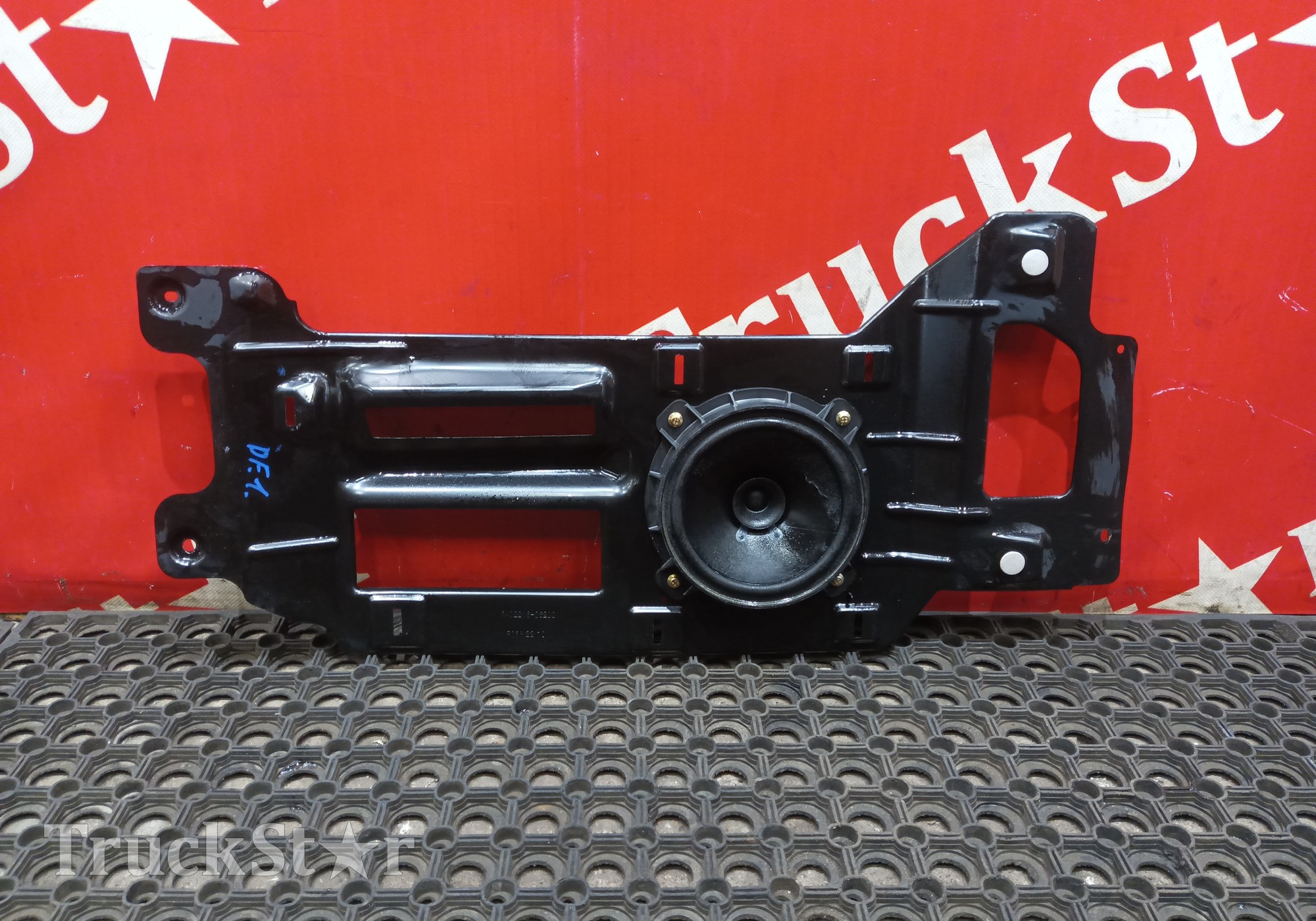 5402215C6200 Кронштейн обшивки двери левой 2023г. для DongFeng GX DFH4180
