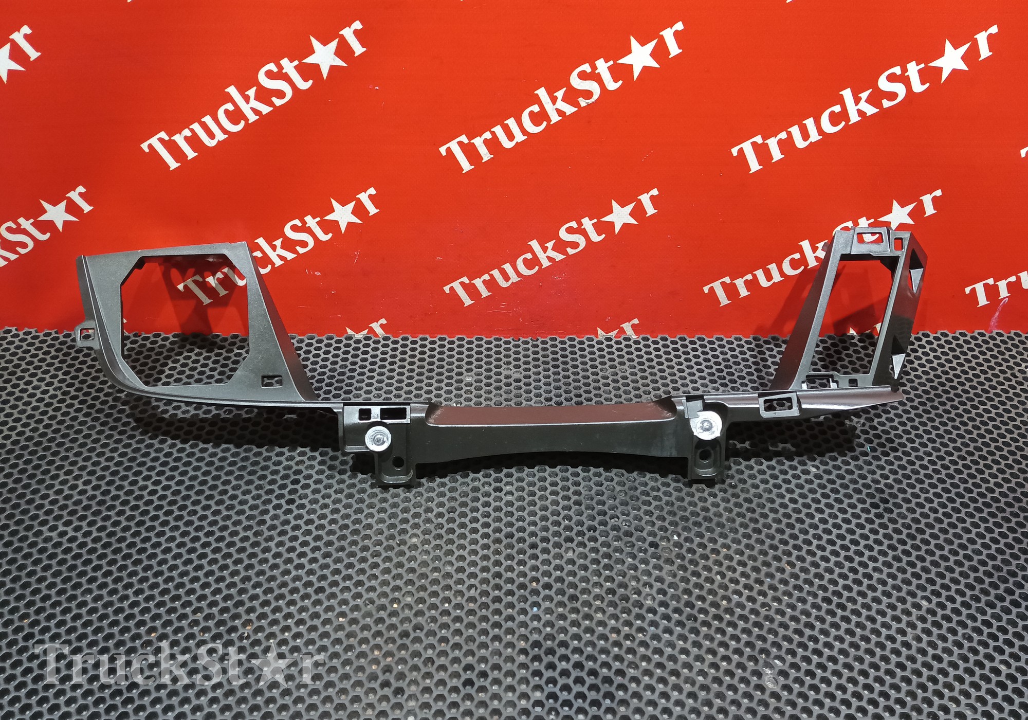 82498764 Накладка торпедо 2019г. для Volvo FH 4 (с 2012)