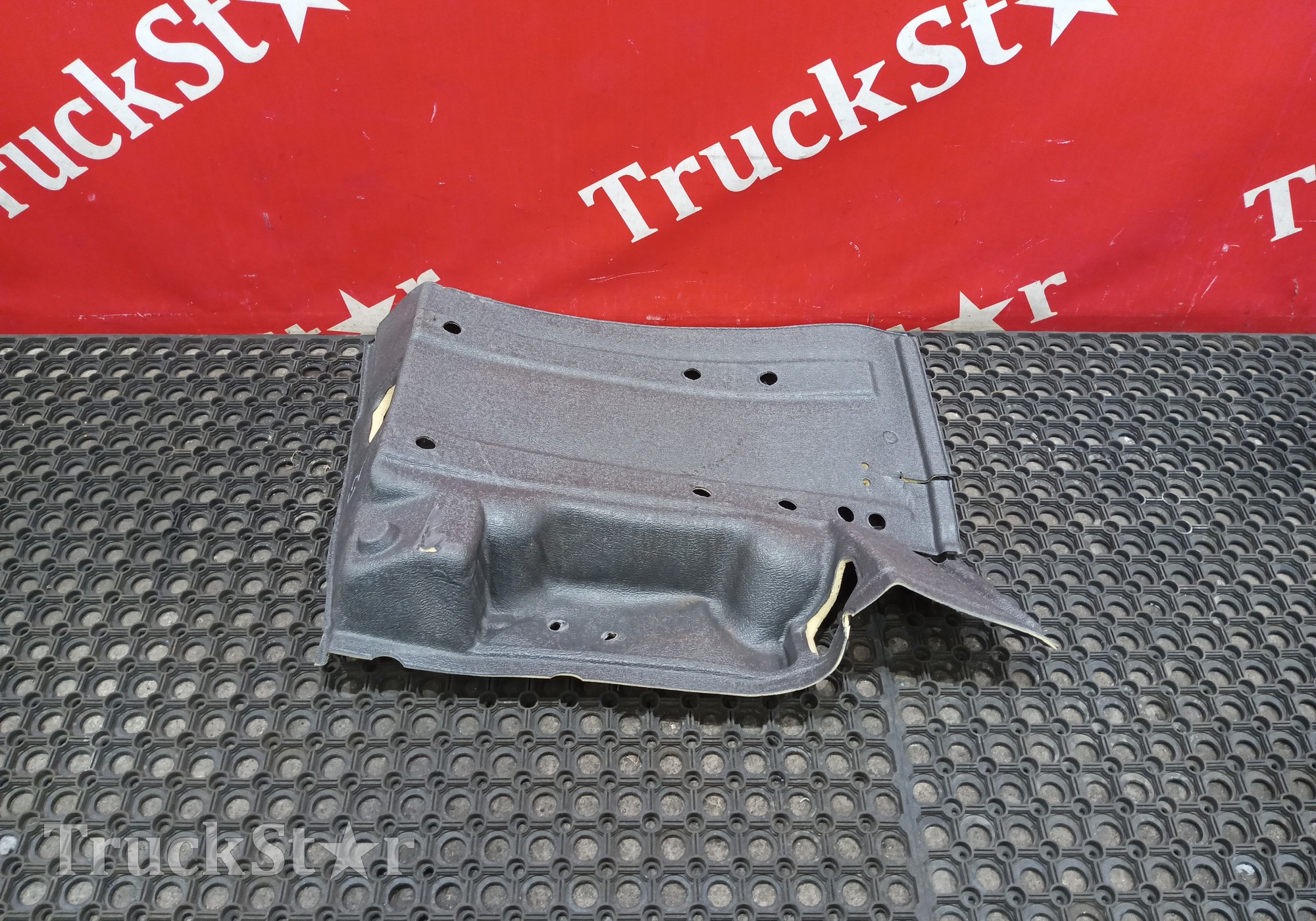 AZ16D162000039 Напольное покрытие левое 2022г для Sinotruk Sitrak C7H MAX