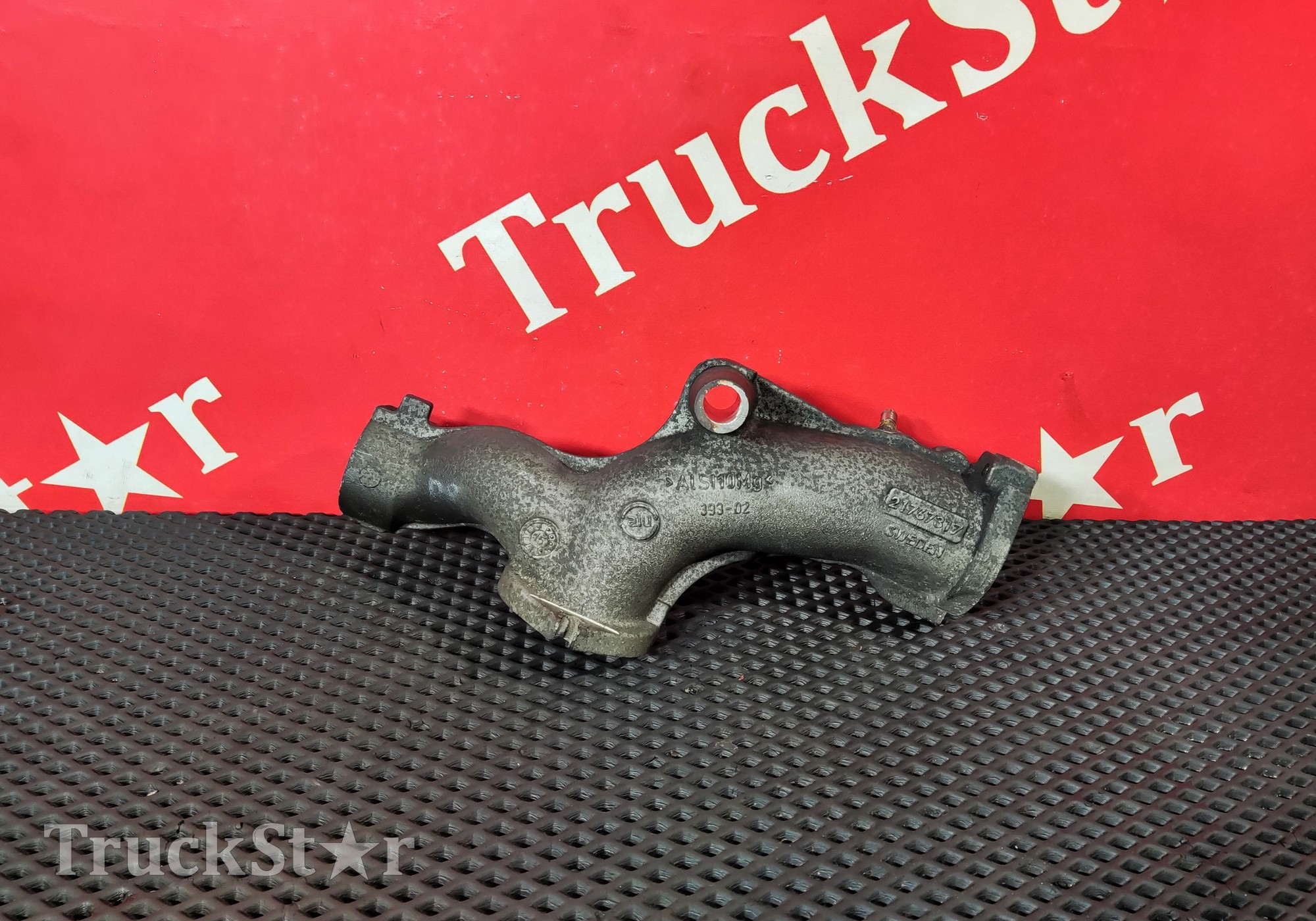 7421767317 Патрубок системы охлаждения для Volvo FM