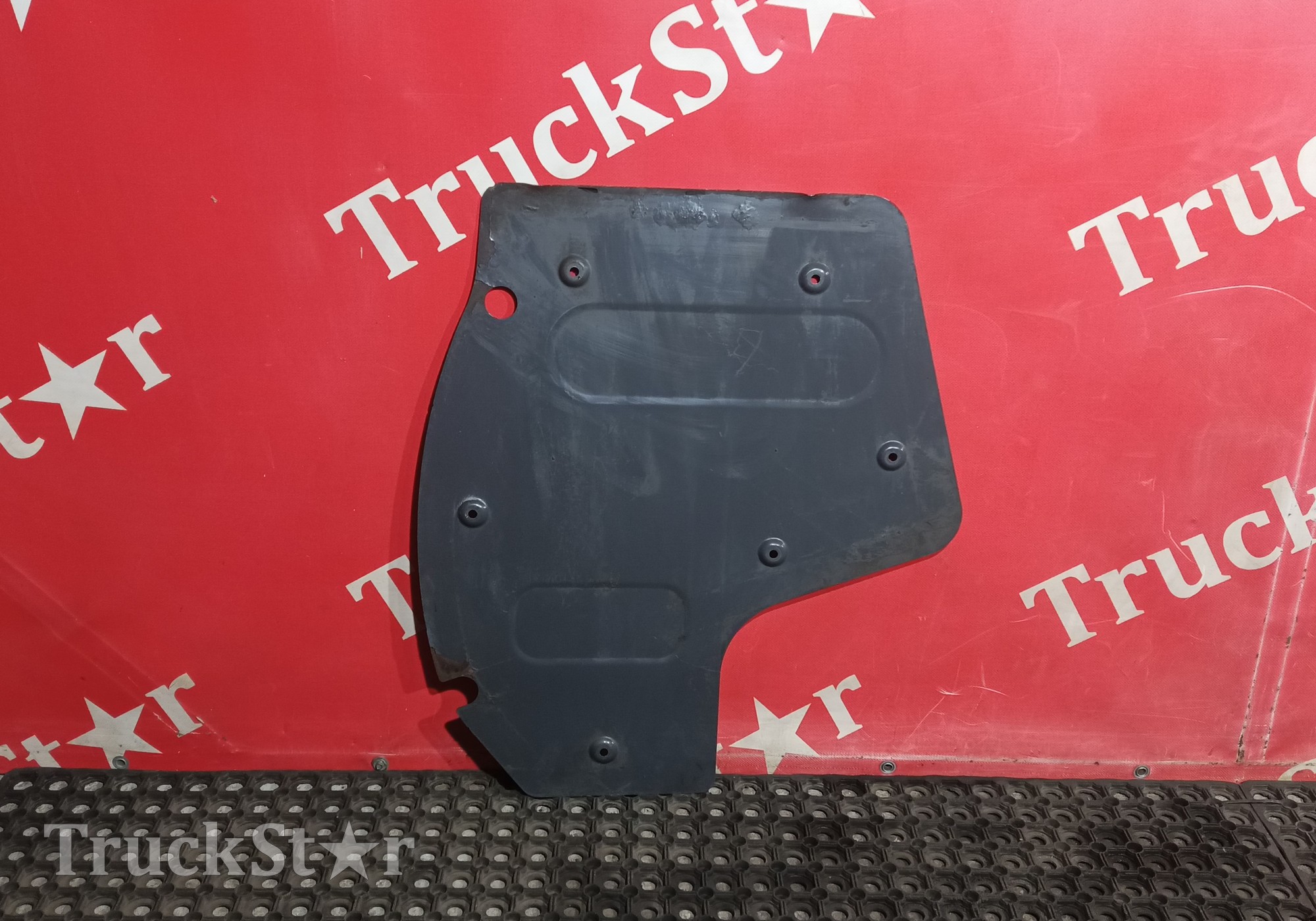 21671842 Экран тепловой бака AdBlue 2020г для Volvo