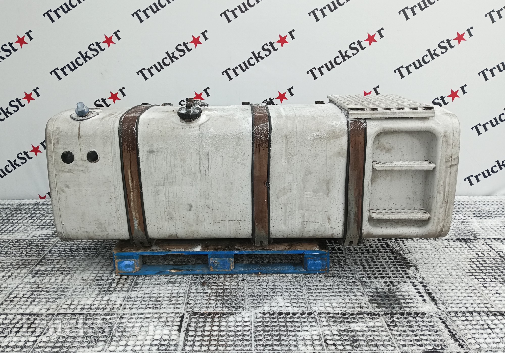 81122015731 Бак топливный 760L+100L AdBlue для Man