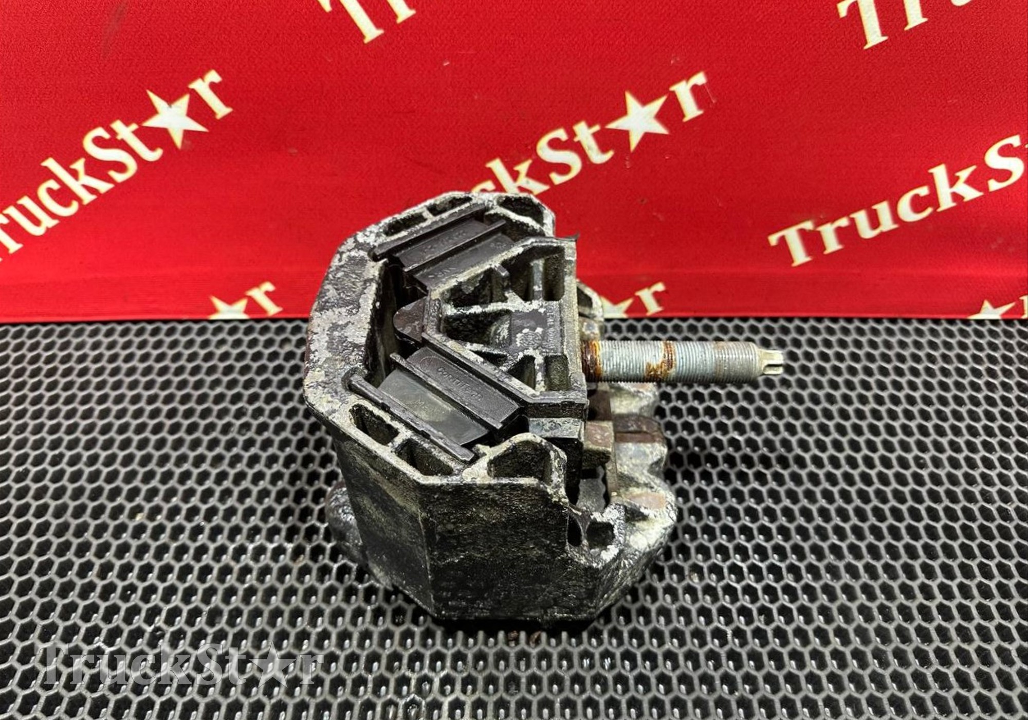 81962100670 Подушка двигателя передняя 2021г. для Man TGX TG3 (с 2020)