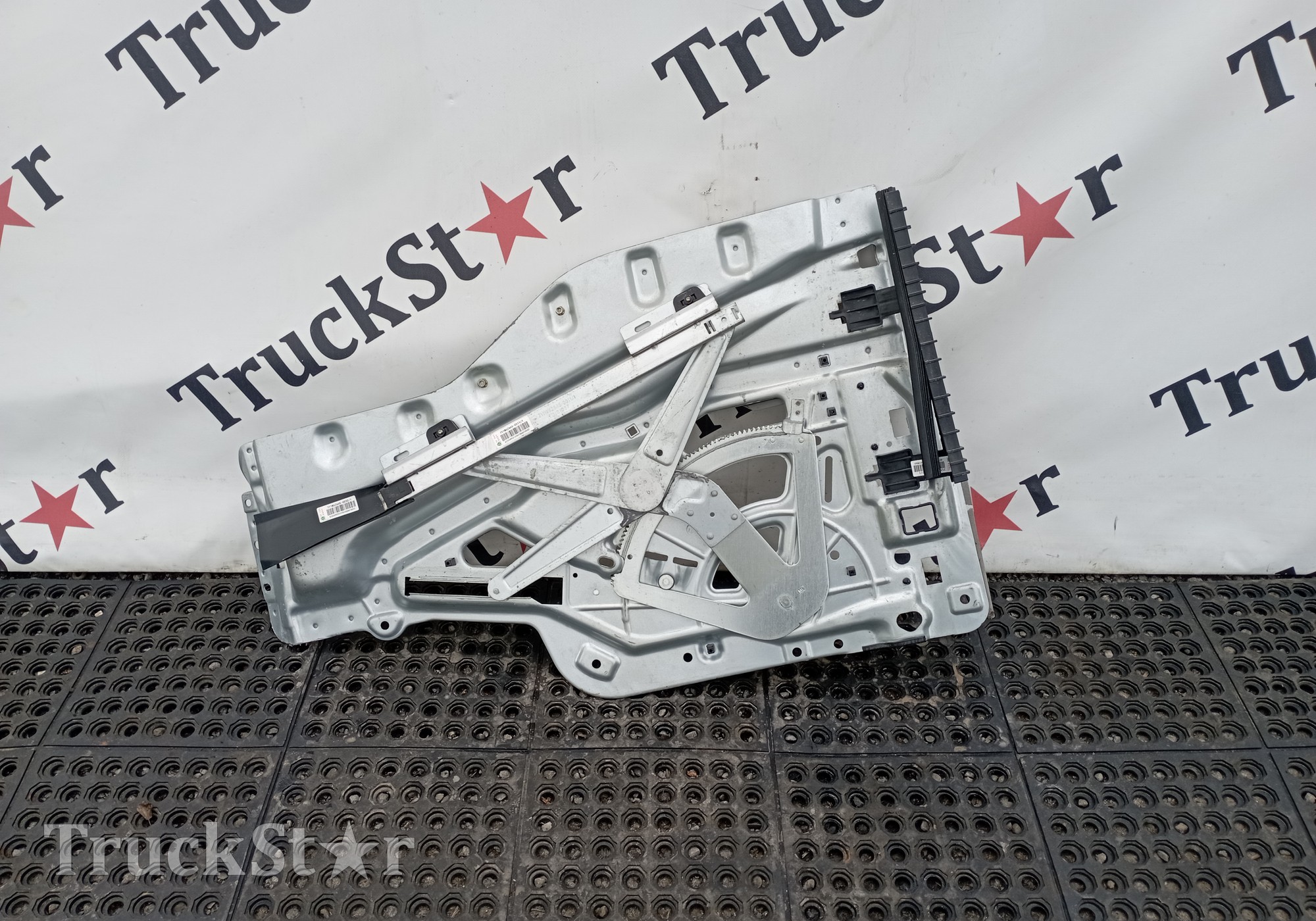 711W626456051 Стеклоподъемник левый 2023г. для Sinotruk Sitrak C7H
