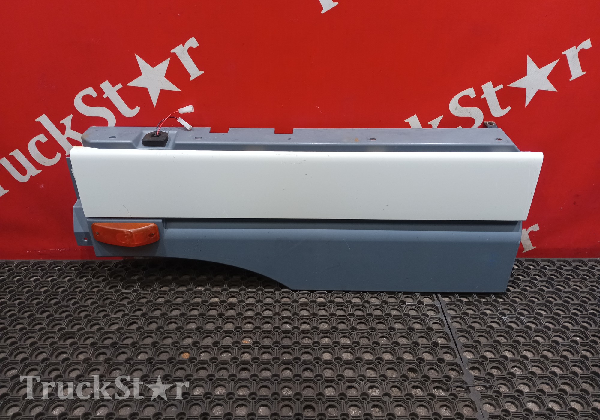 1855610 Продолжение крыла левого 2016г. для Daf XF95