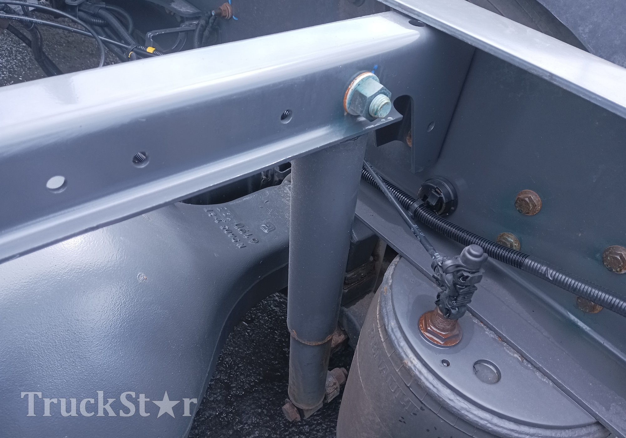 7421251382 Амортизатор задний 2016г для Renault T