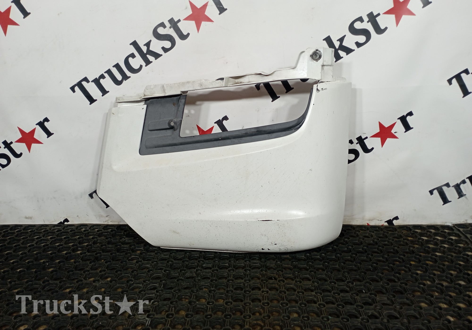 81416106755 Угол бампера нижний левый для Man TGX
