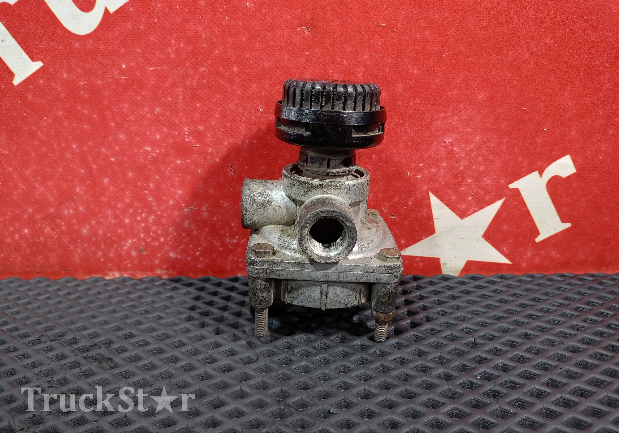 642213518010 Клапан ускорительный для Scania 2-series R (с 1980 по 1989)