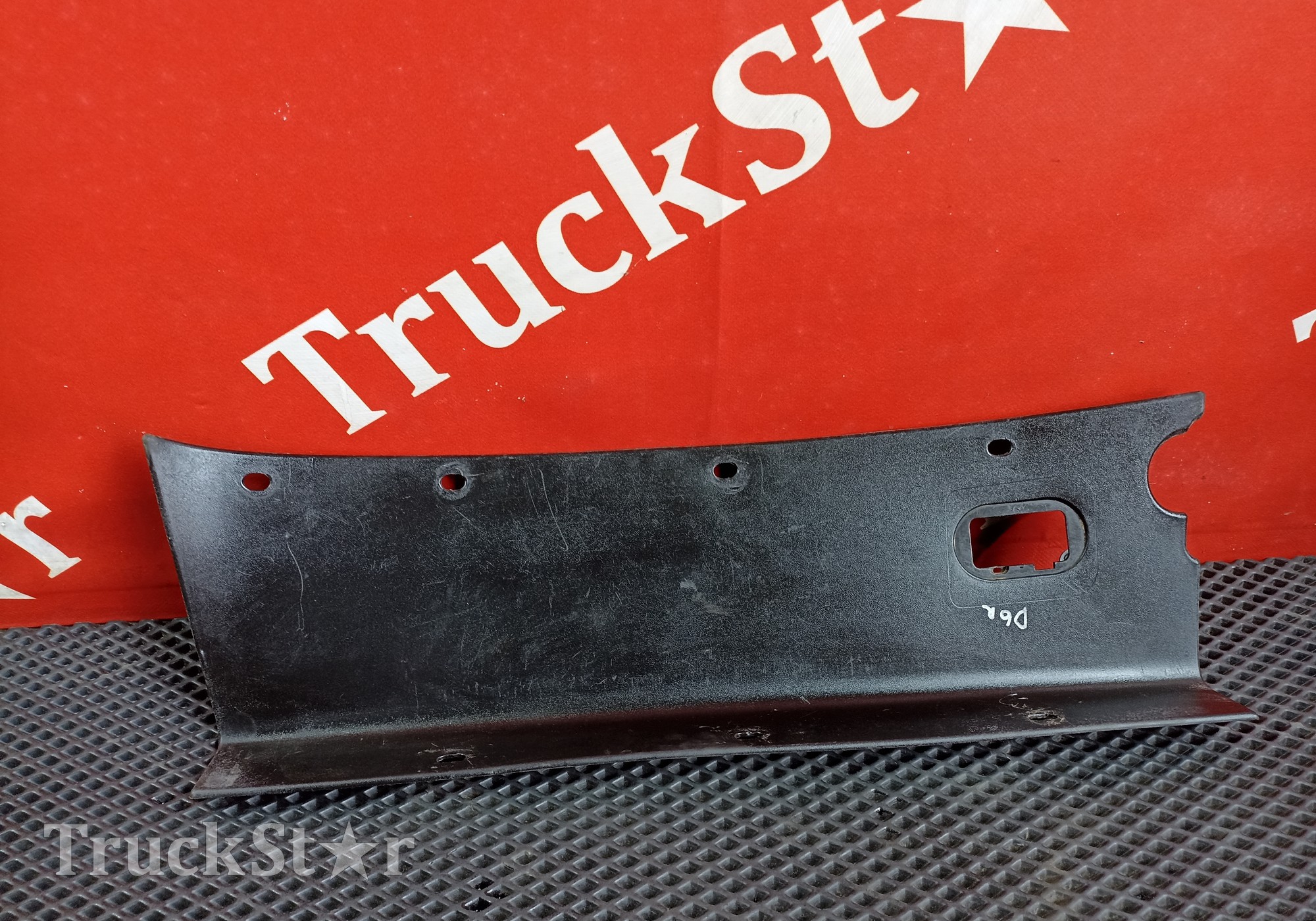 1652236 Накладка на торпедо для Daf XF105