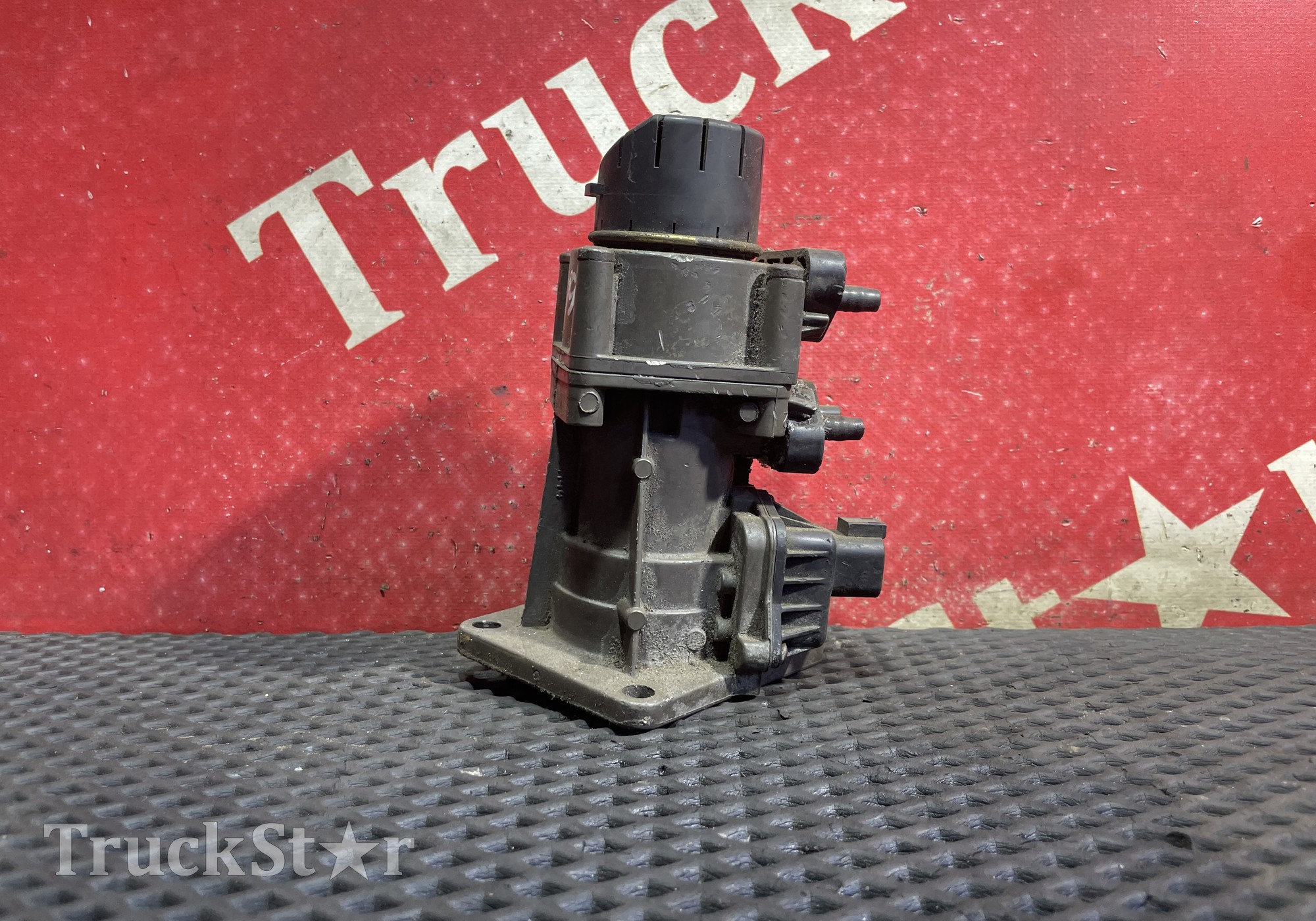 1942899 Кран тормозной главный для Scania 5-series
