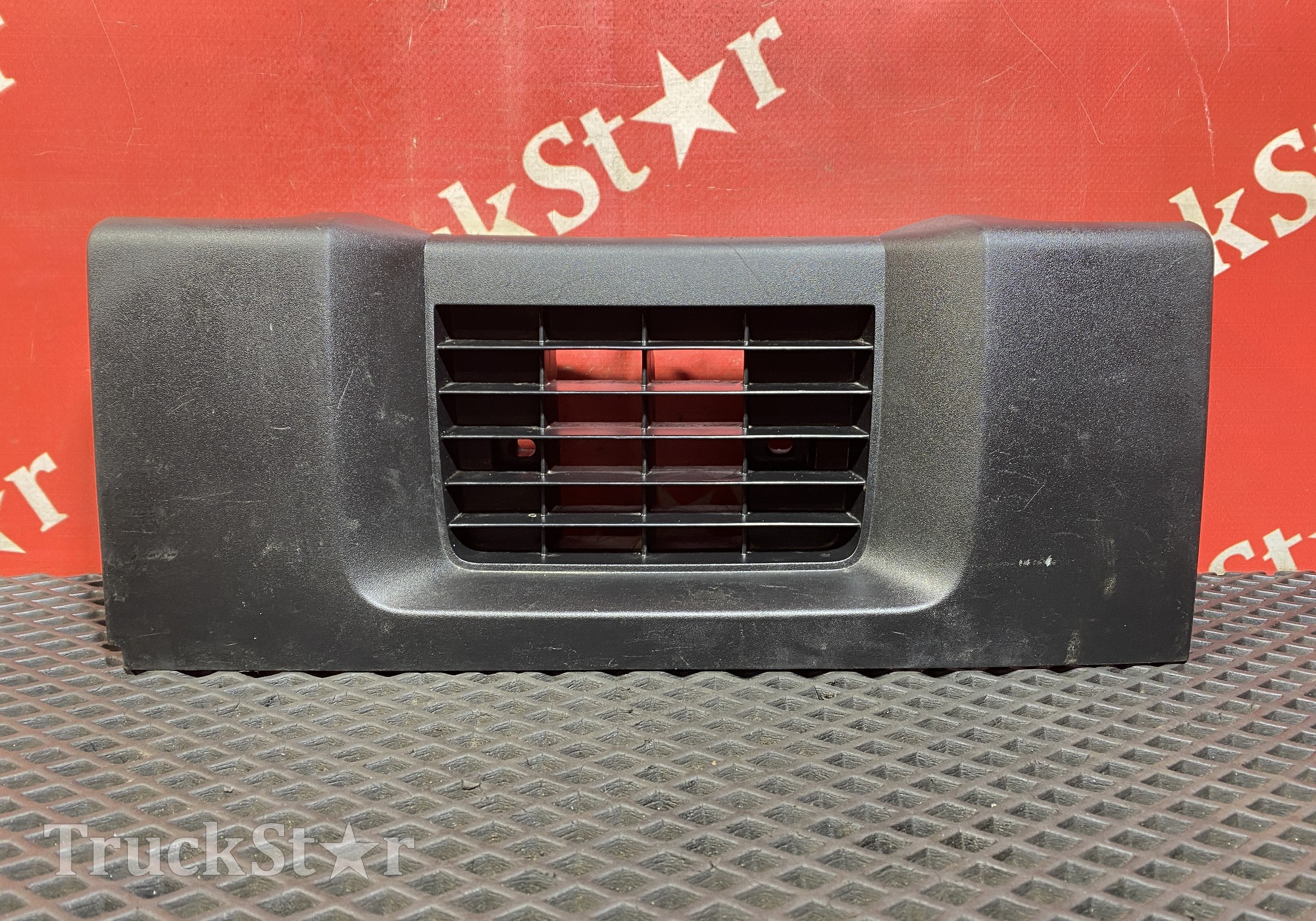 1848345 Накладка отопителя правая 2018г. для Daf XF106
