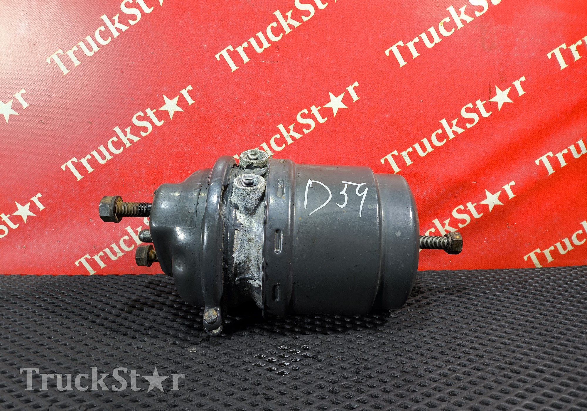 1686001 Энергоаккумулятор задний 2018г. для Volvo FH 4 (с 2012)