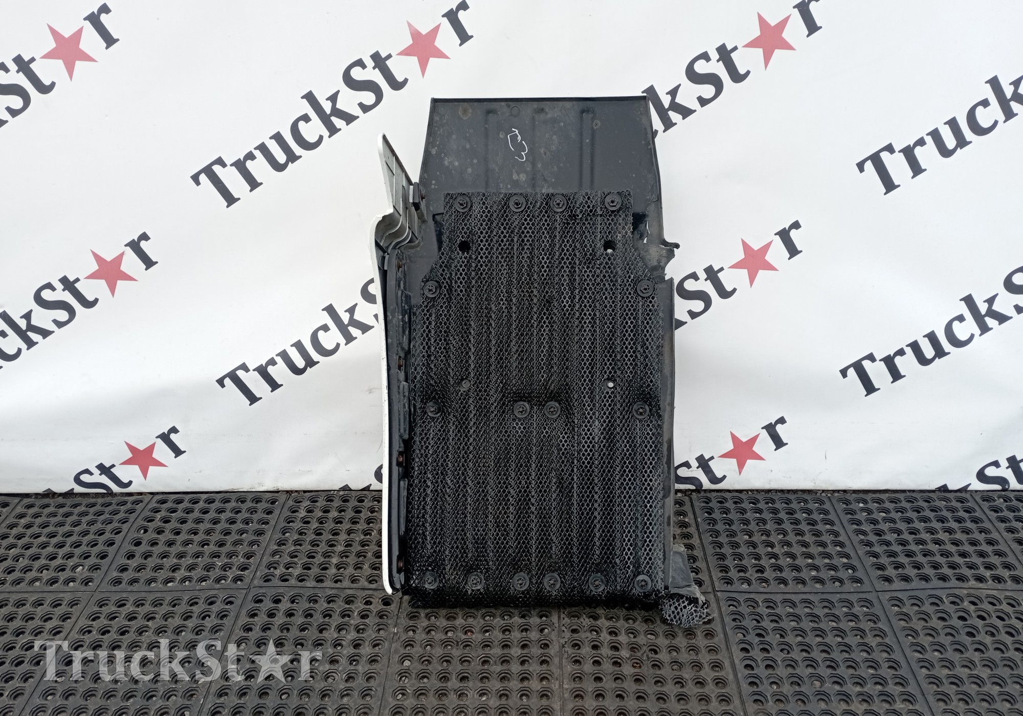 AZ16D423000030 Крыло переднее правое 2023г. для Sinotruk Sitrak C7H