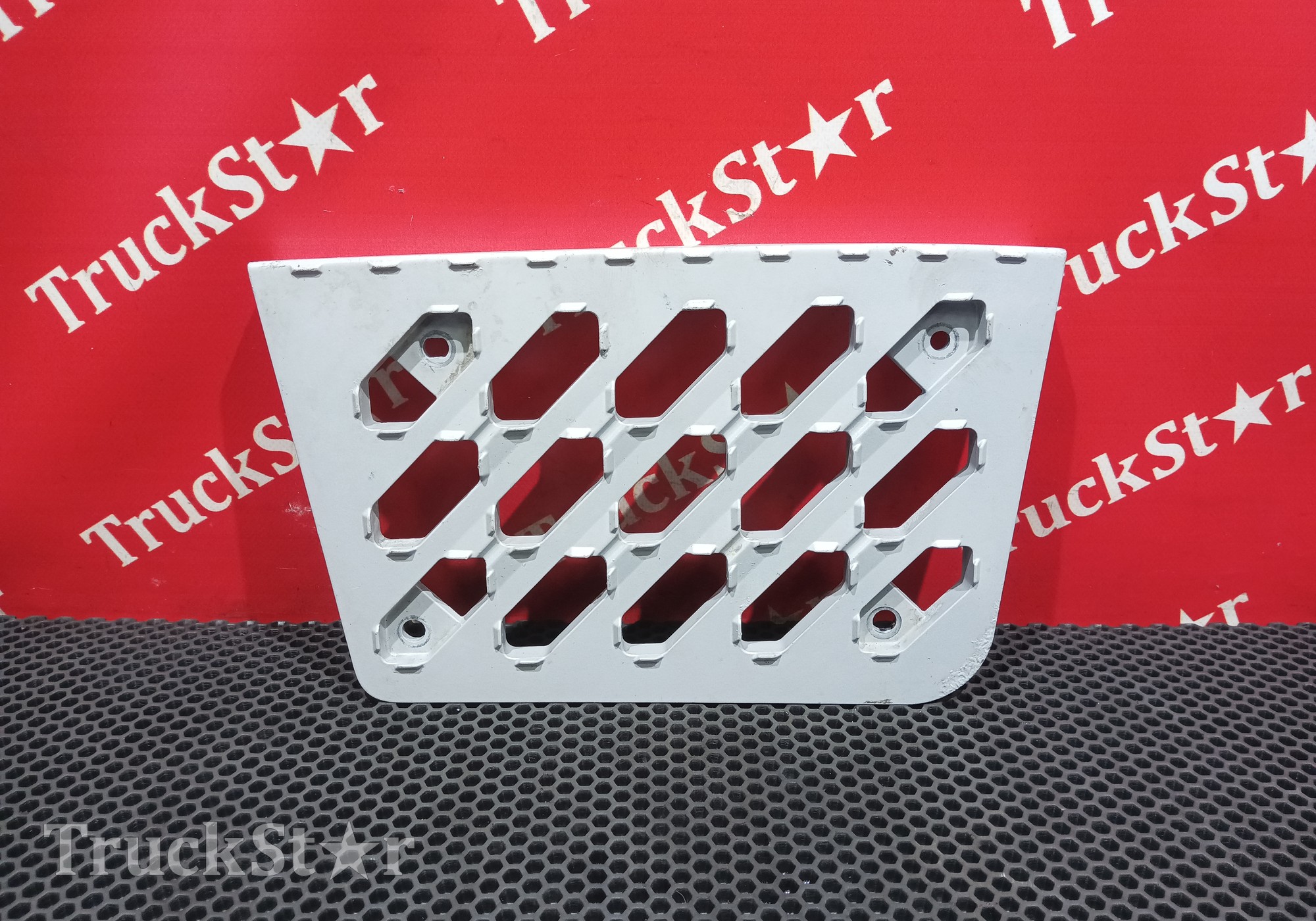8405309C6200 Площадка подножки левая 2024г. для DongFeng GX DFH4180