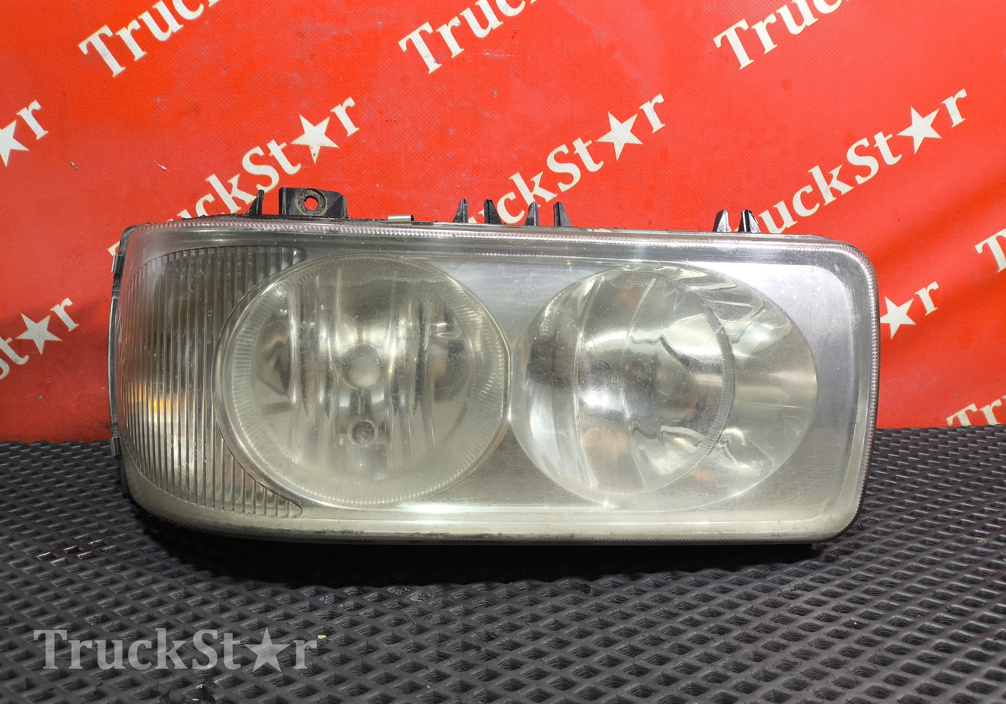 1832397 Фара передняя правая для Daf 95XF