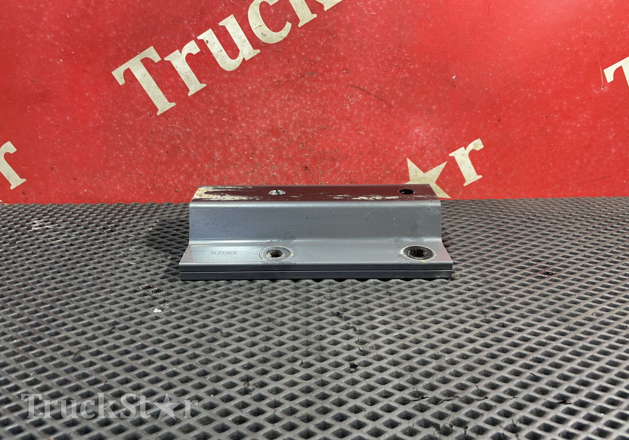 1433369 Проставка кронштейна топливного бака 2019 г. для Daf XF105