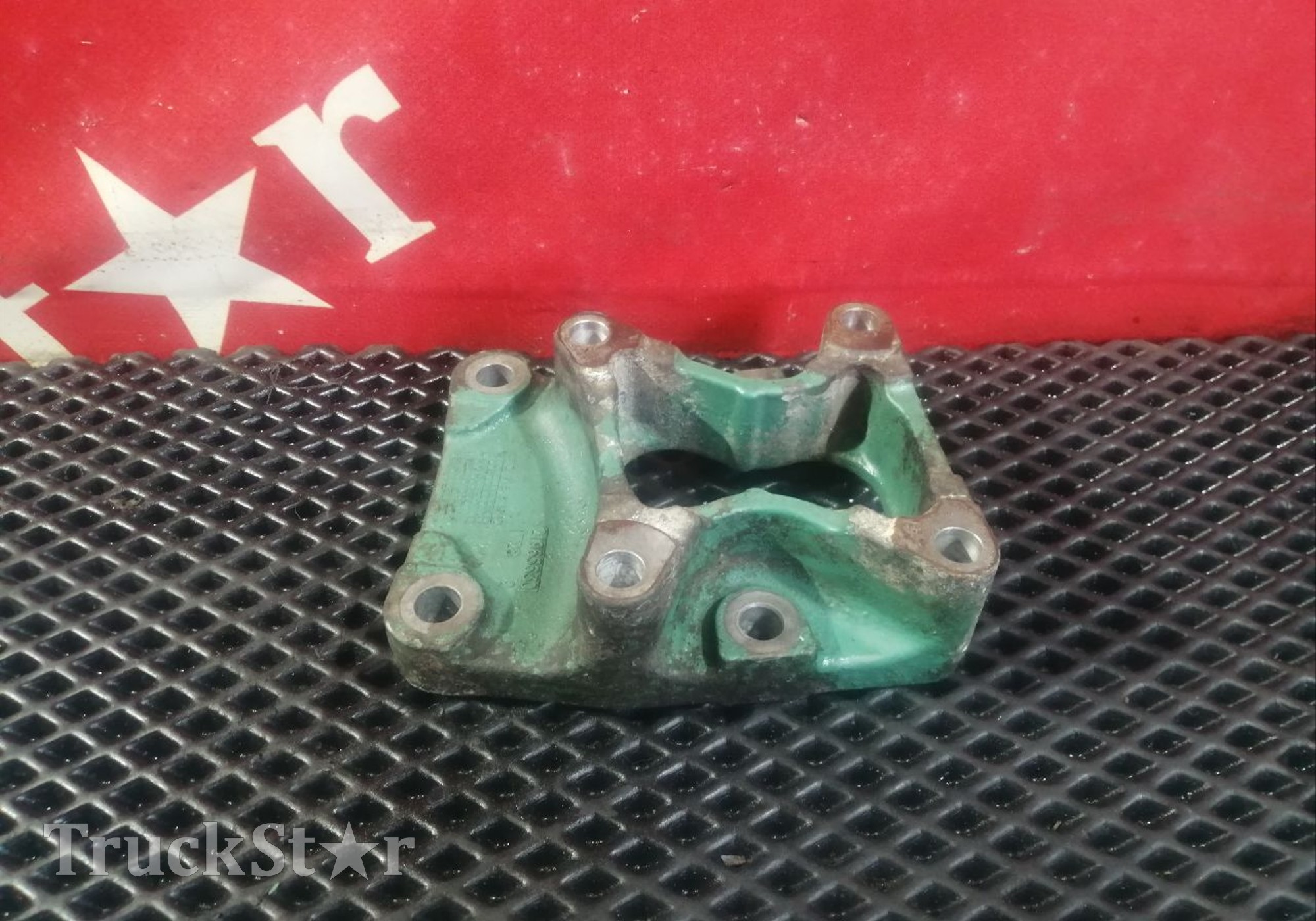 21965630 Кронштейн вискомуфты для Volvo