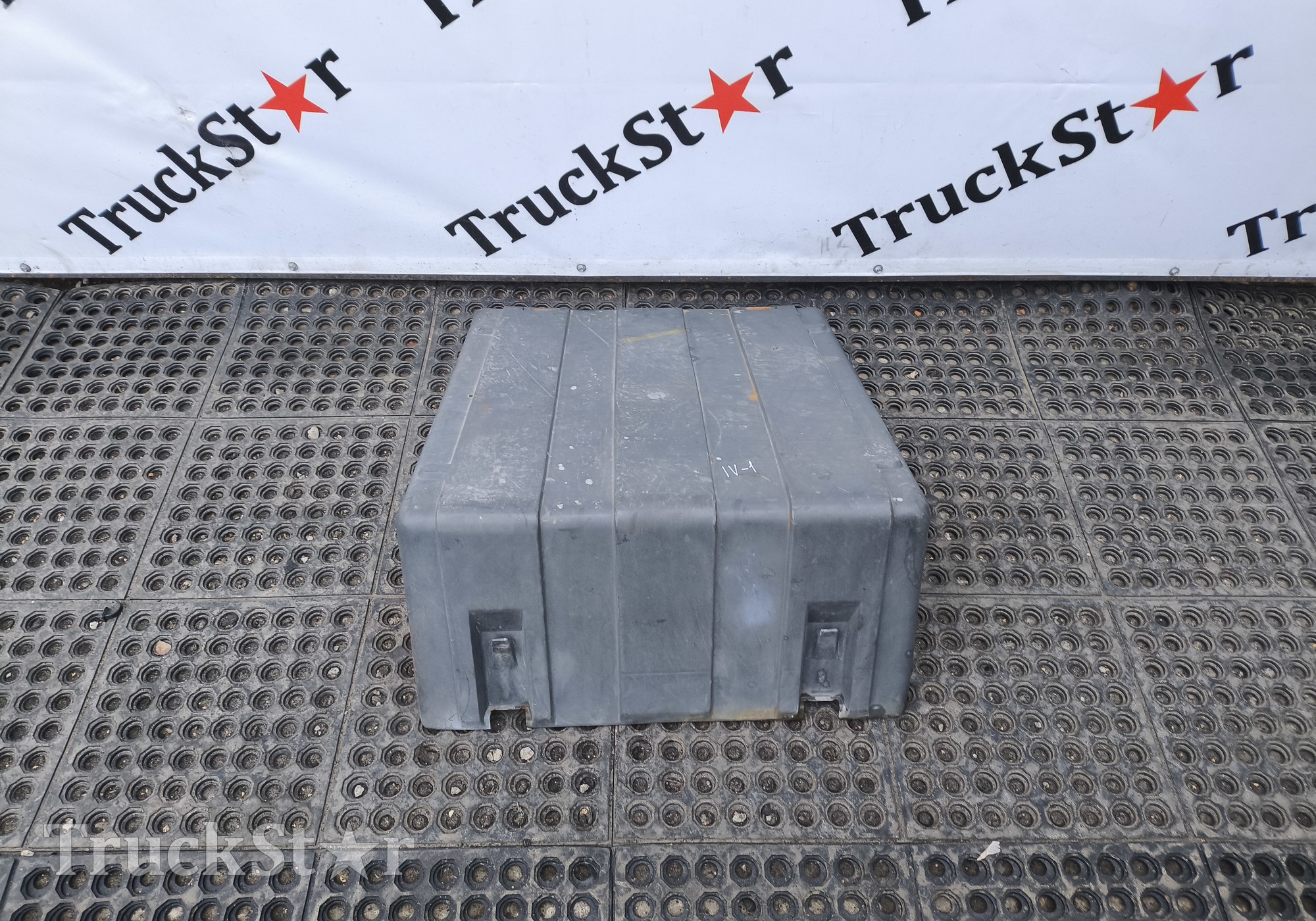 98474429 Крышка ящика АКБ для Iveco EuroCargo