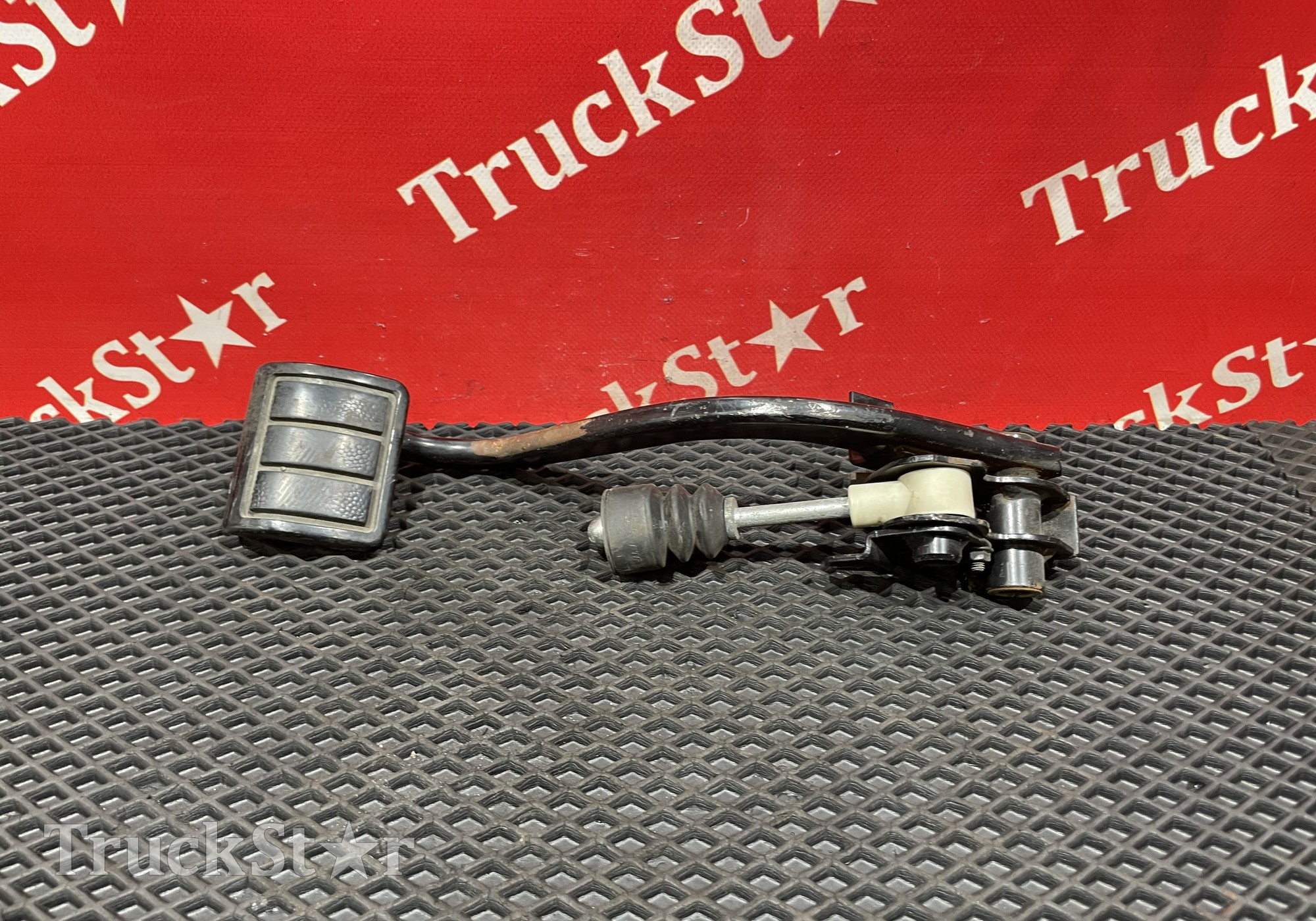 8189993 Педаль сцепления для Volvo FH 1 (с 1993 по 2002)