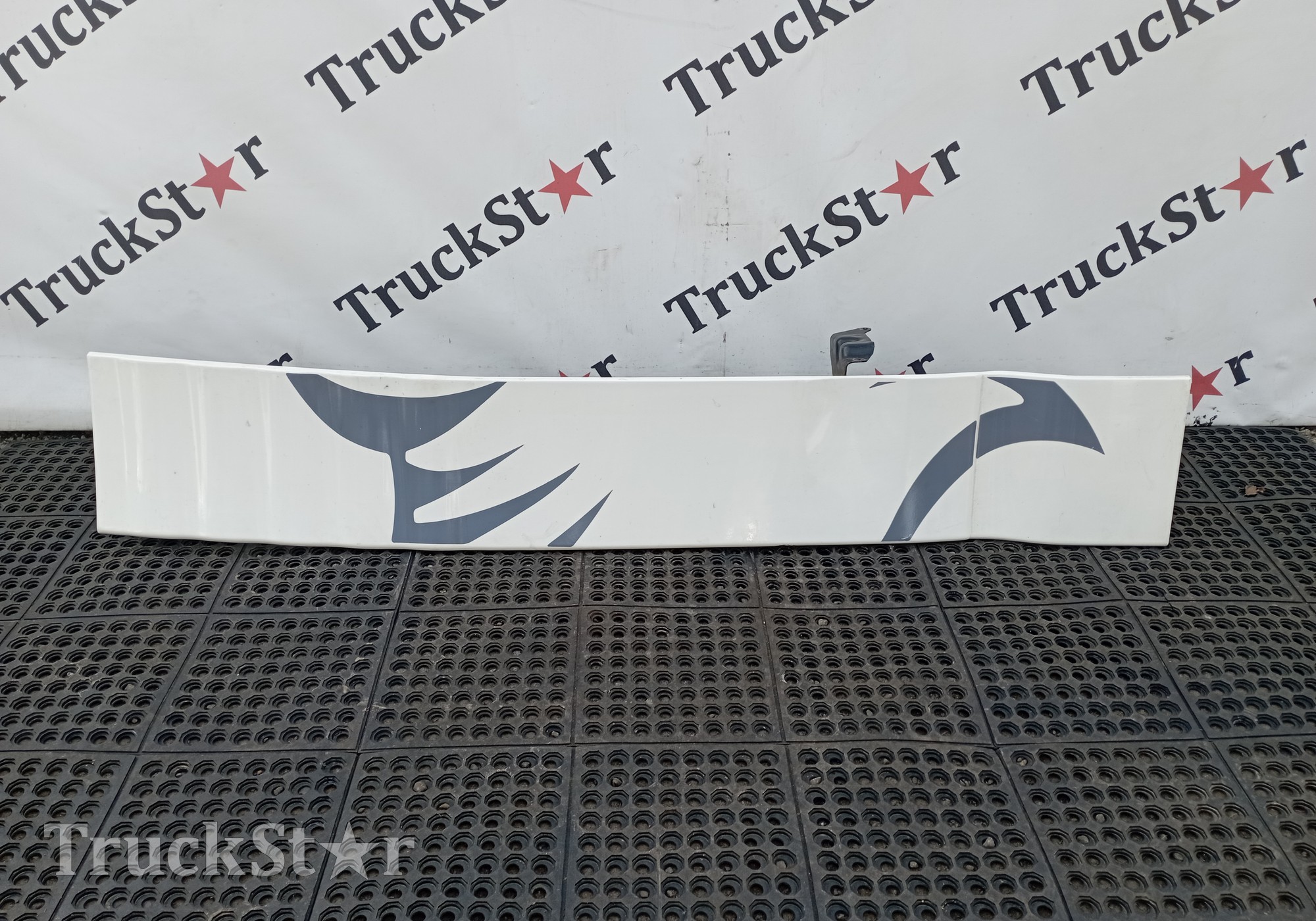811W629100144 Спойлер кабины боковой правый 2023г для Sinotruk Sitrak C7H