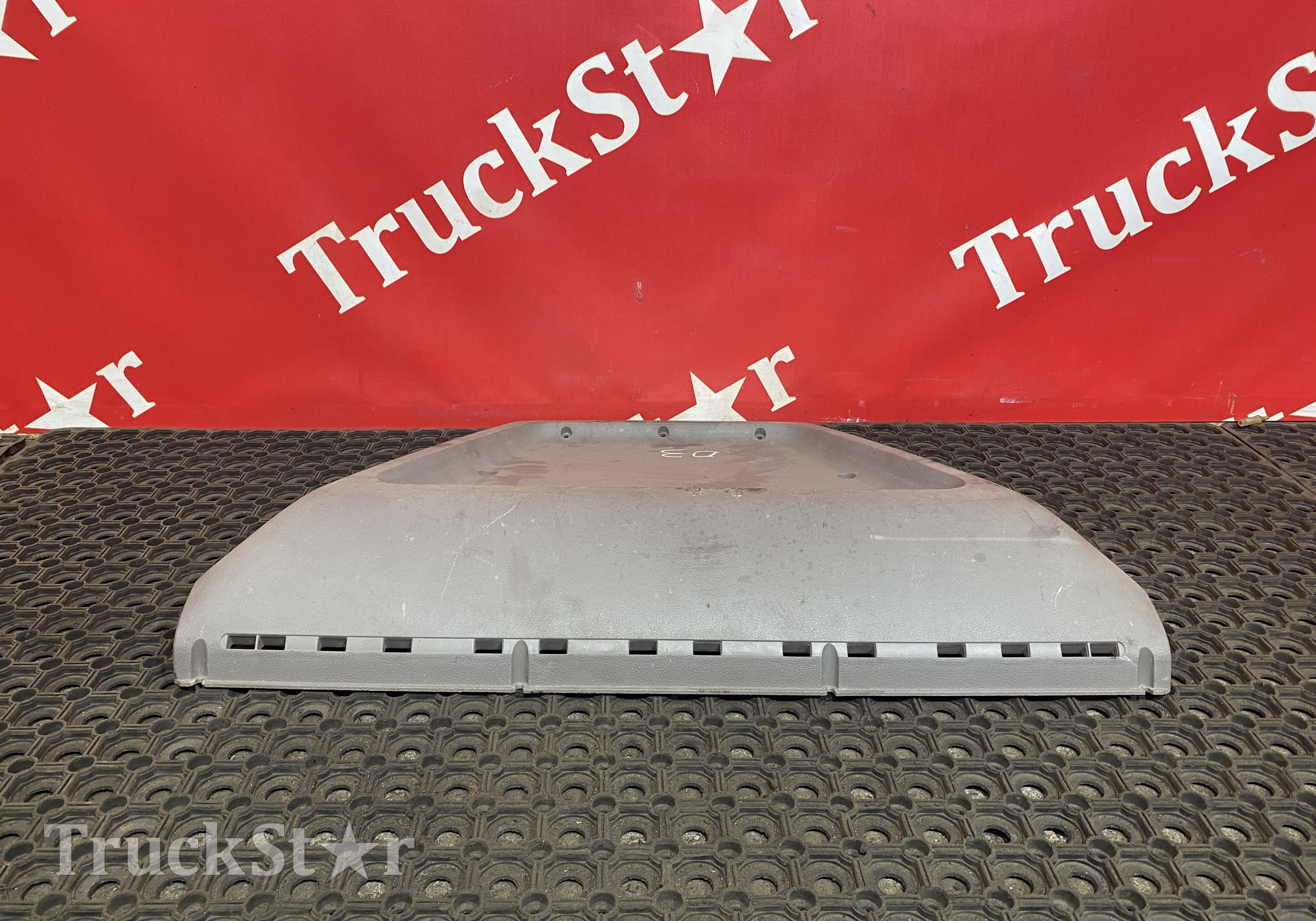 1844545 Накладка на торпедо 2018 год. для Daf XF105